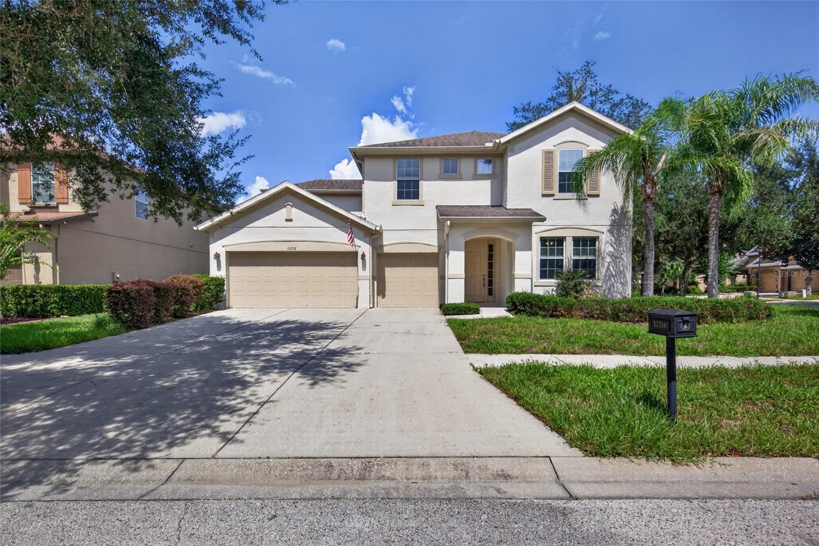 Single Family Residence at 15718 STARLING DALE LN, LITHIA, photo 2 of 47