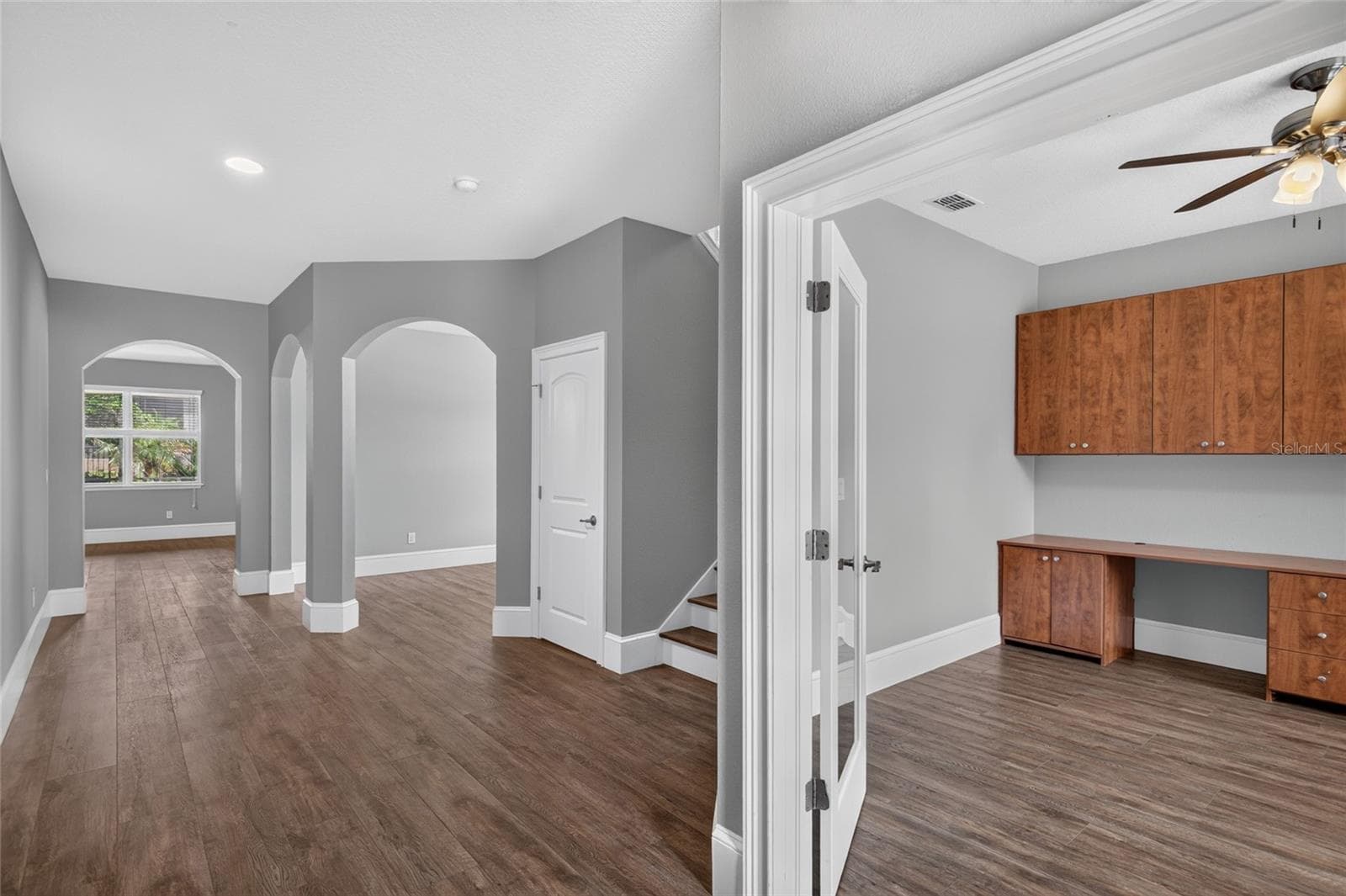 Single Family Residence at 15718 STARLING DALE LN, LITHIA, photo 4 of 47