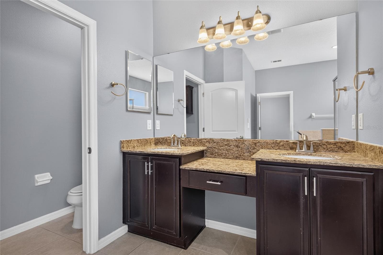 Single Family Residence at 15718 STARLING DALE LN, LITHIA, photo 28 of 47