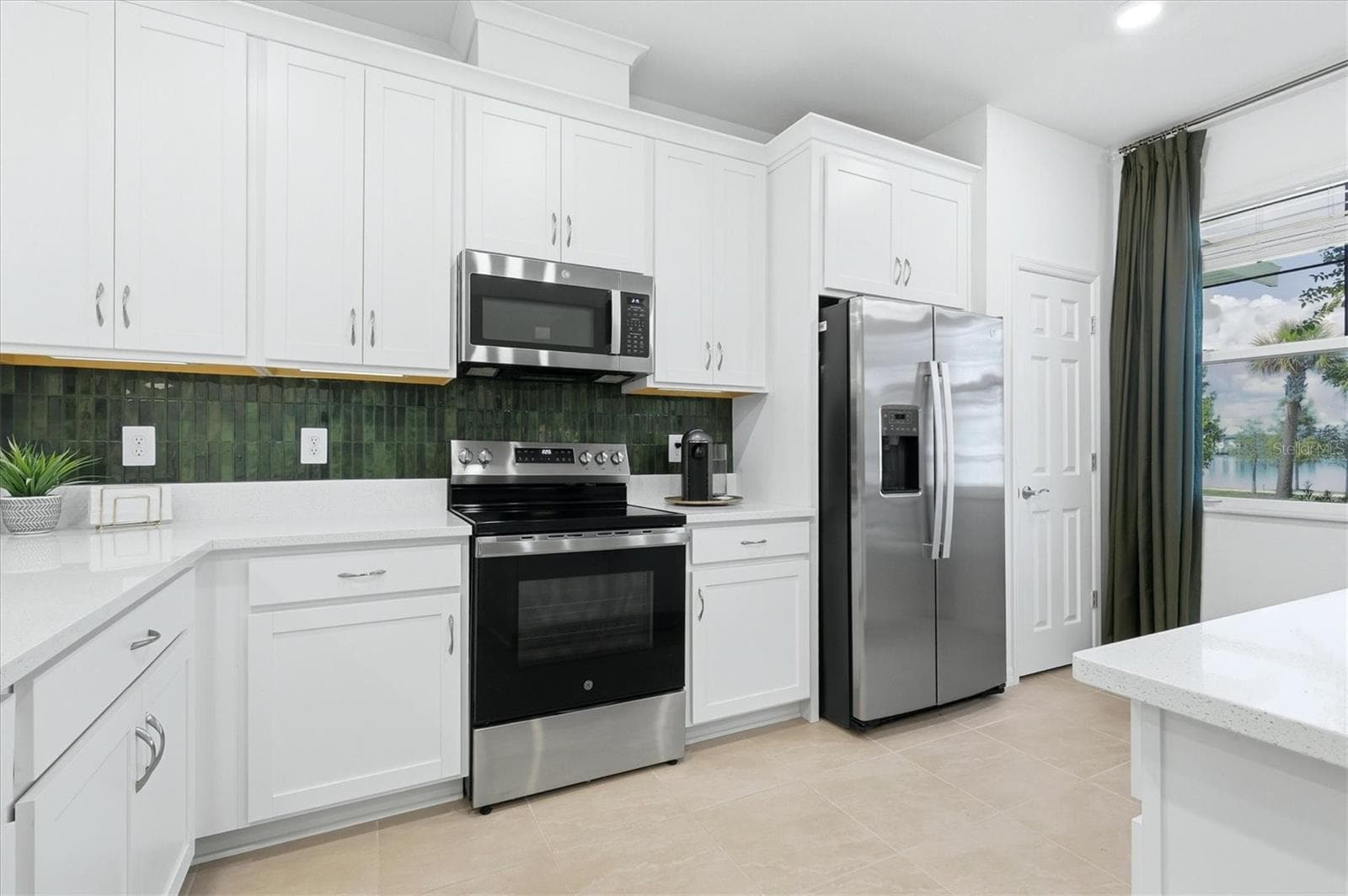 Townhouse at 7392 CABIN LN, SARASOTA, photo 19 of 52