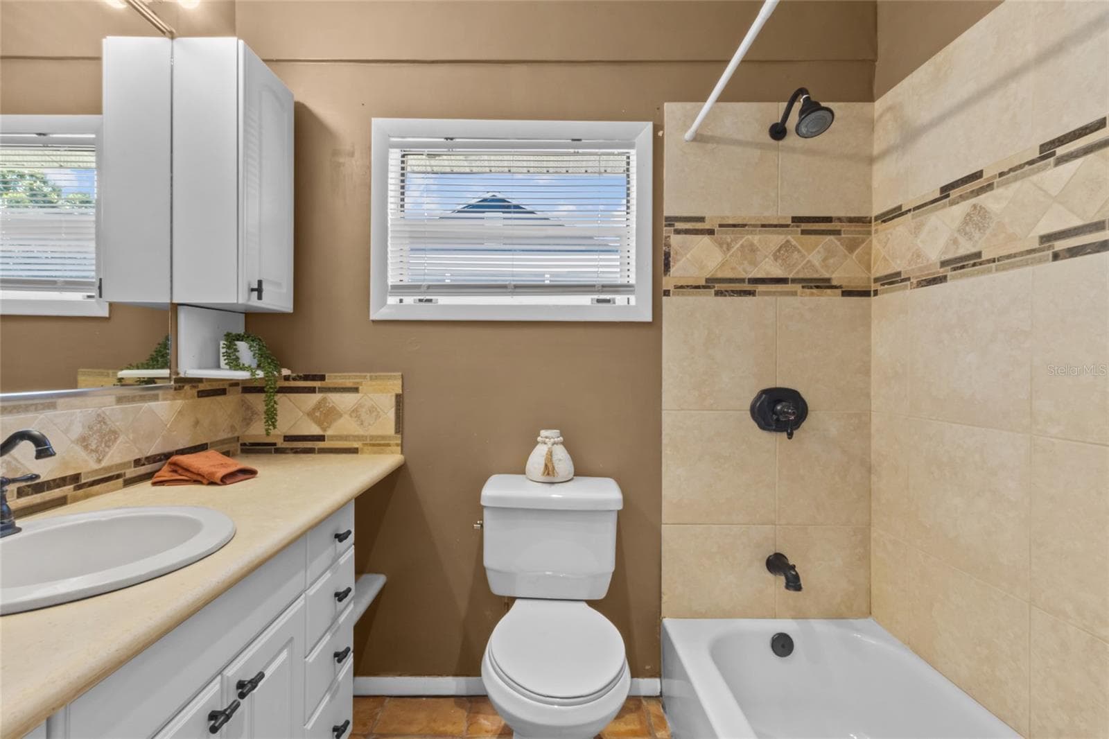 4th Bedroom En Suite - 2520 E MILMAR DR, SARASOTA