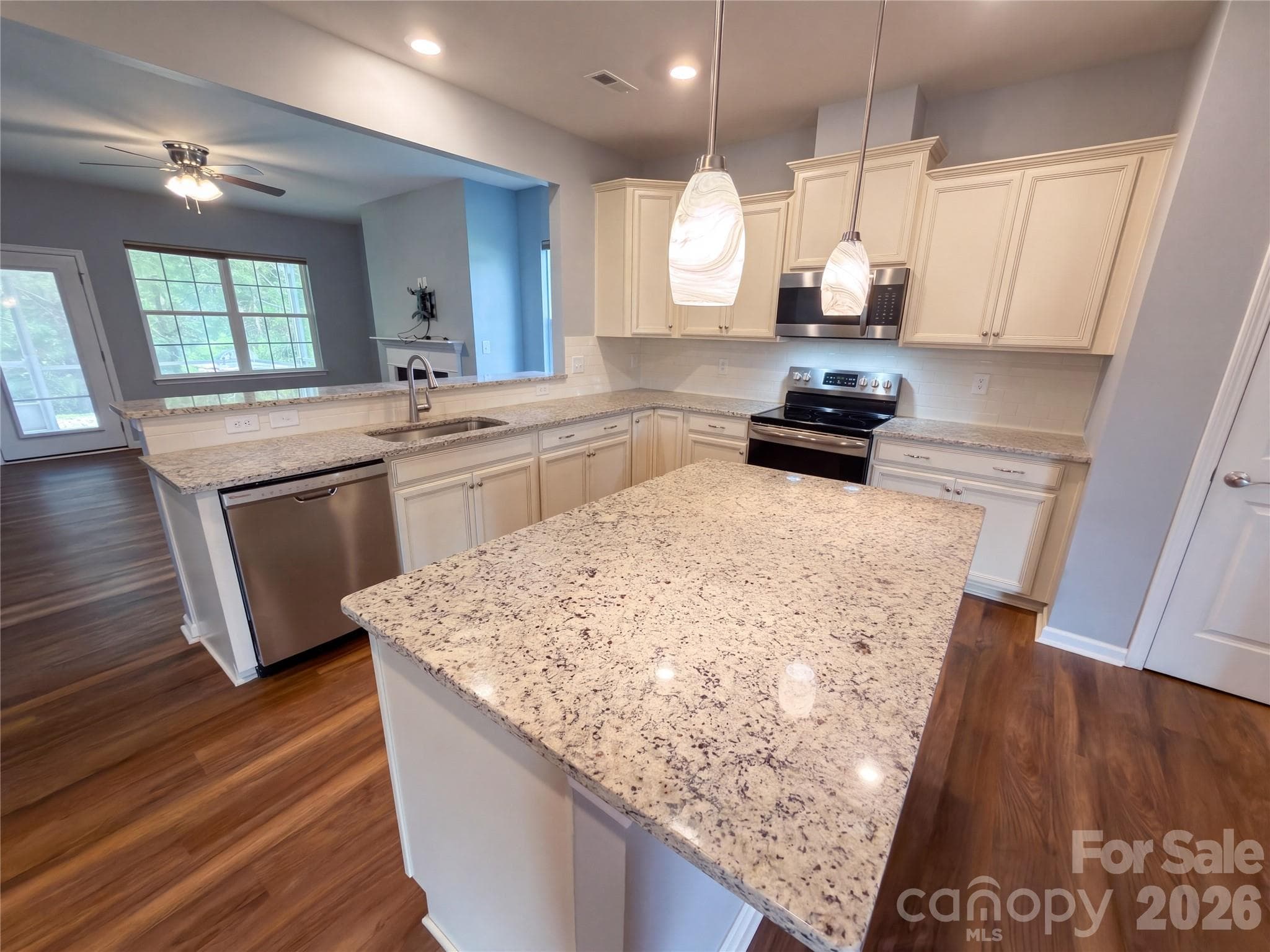 Single Family Residence at 2019 Trindle Vine Lane, Waxhaw, photo 6 of 25