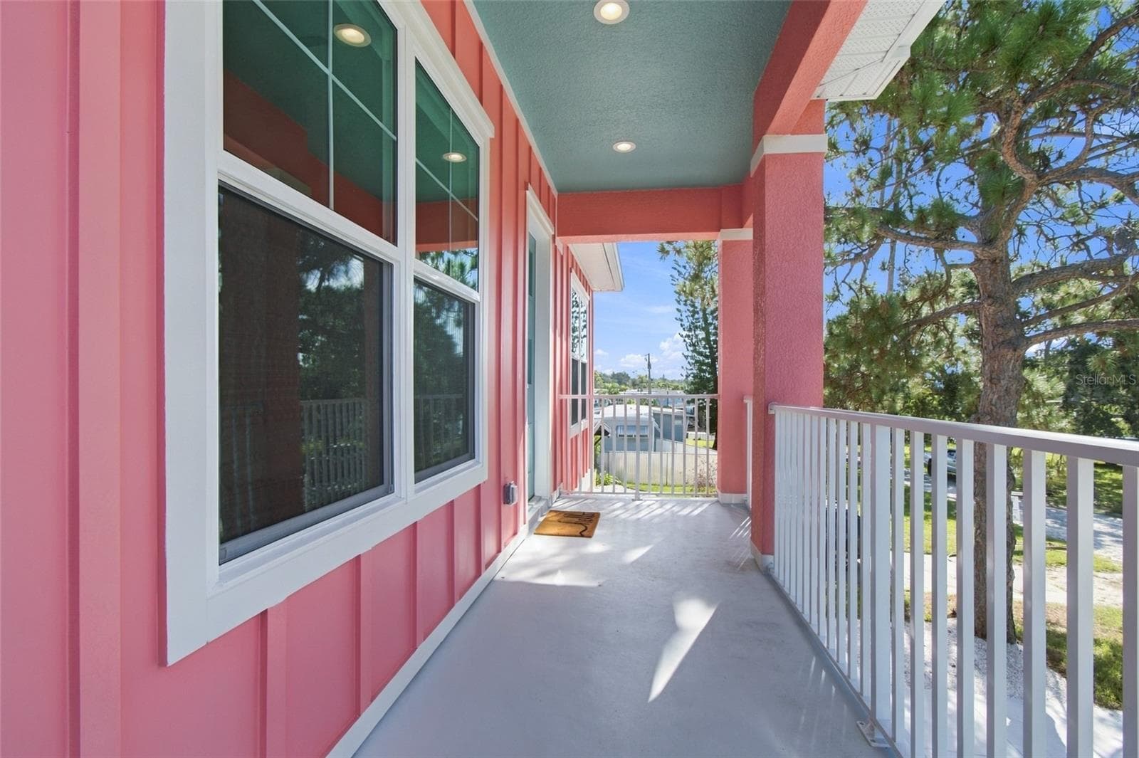 Front Porch - 316 INDIANA AVE, CRYSTAL BEACH