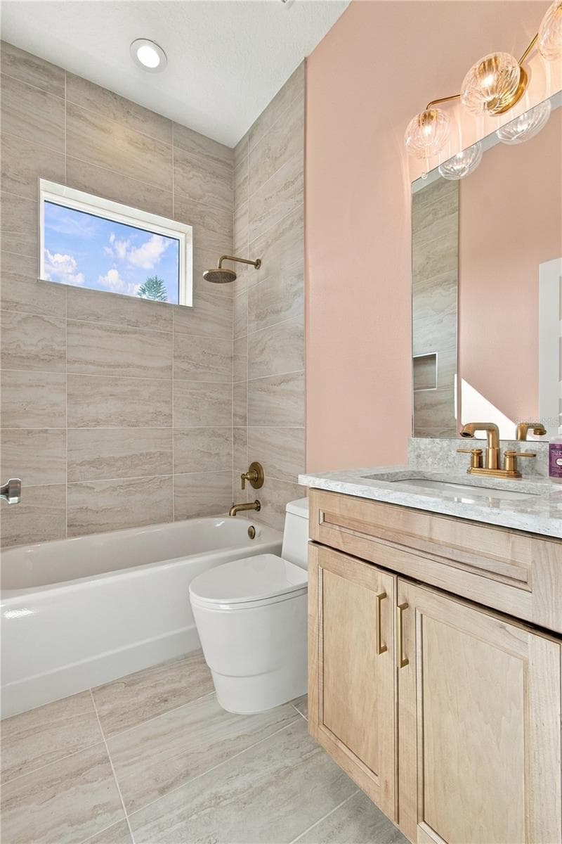 Second Bathroom - 316 INDIANA AVE, CRYSTAL BEACH