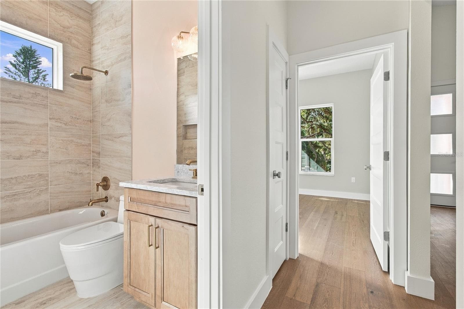 Second Bathroom - 316 INDIANA AVE, CRYSTAL BEACH