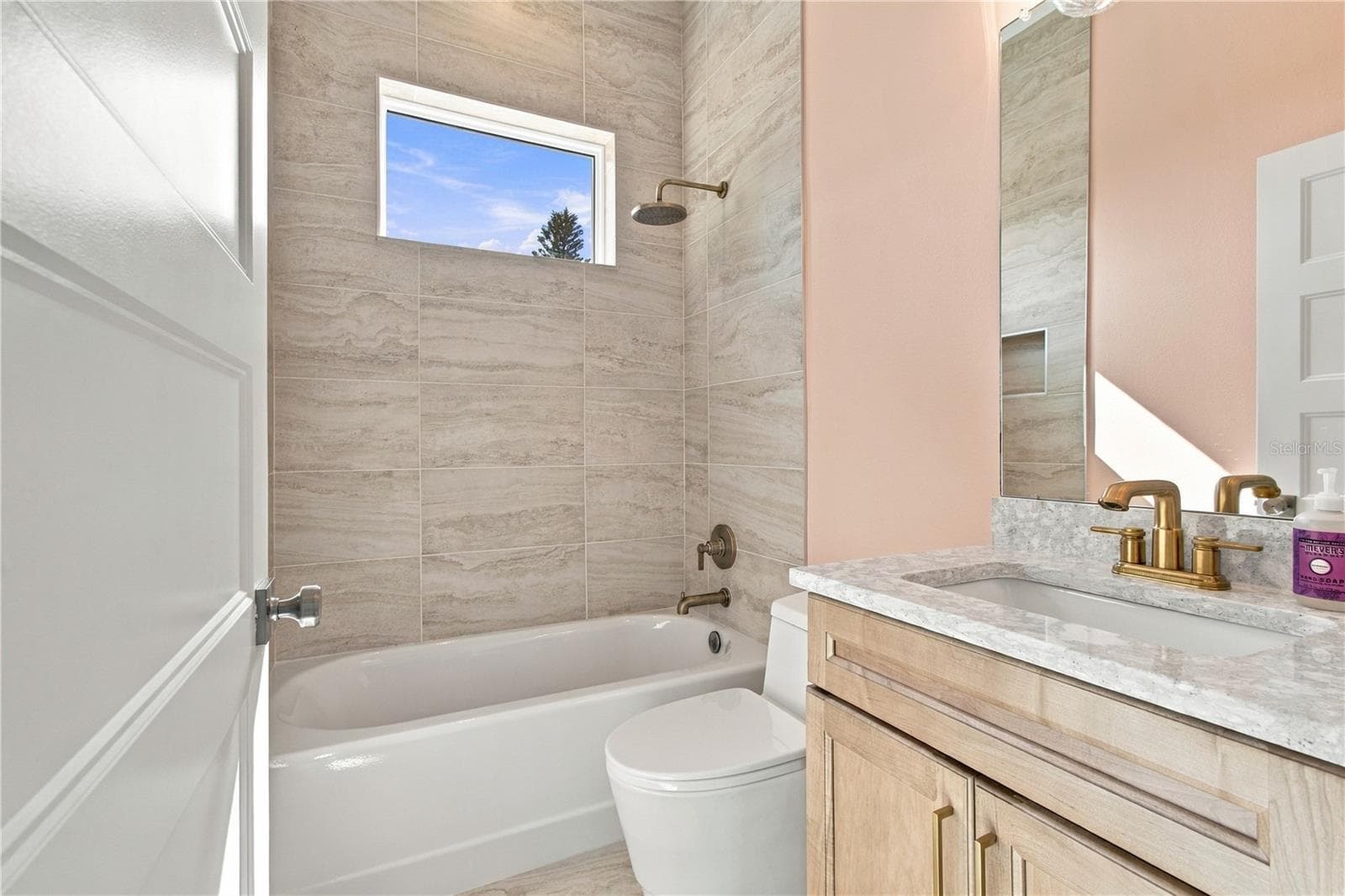 Second Bathroom - 316 INDIANA AVE, CRYSTAL BEACH