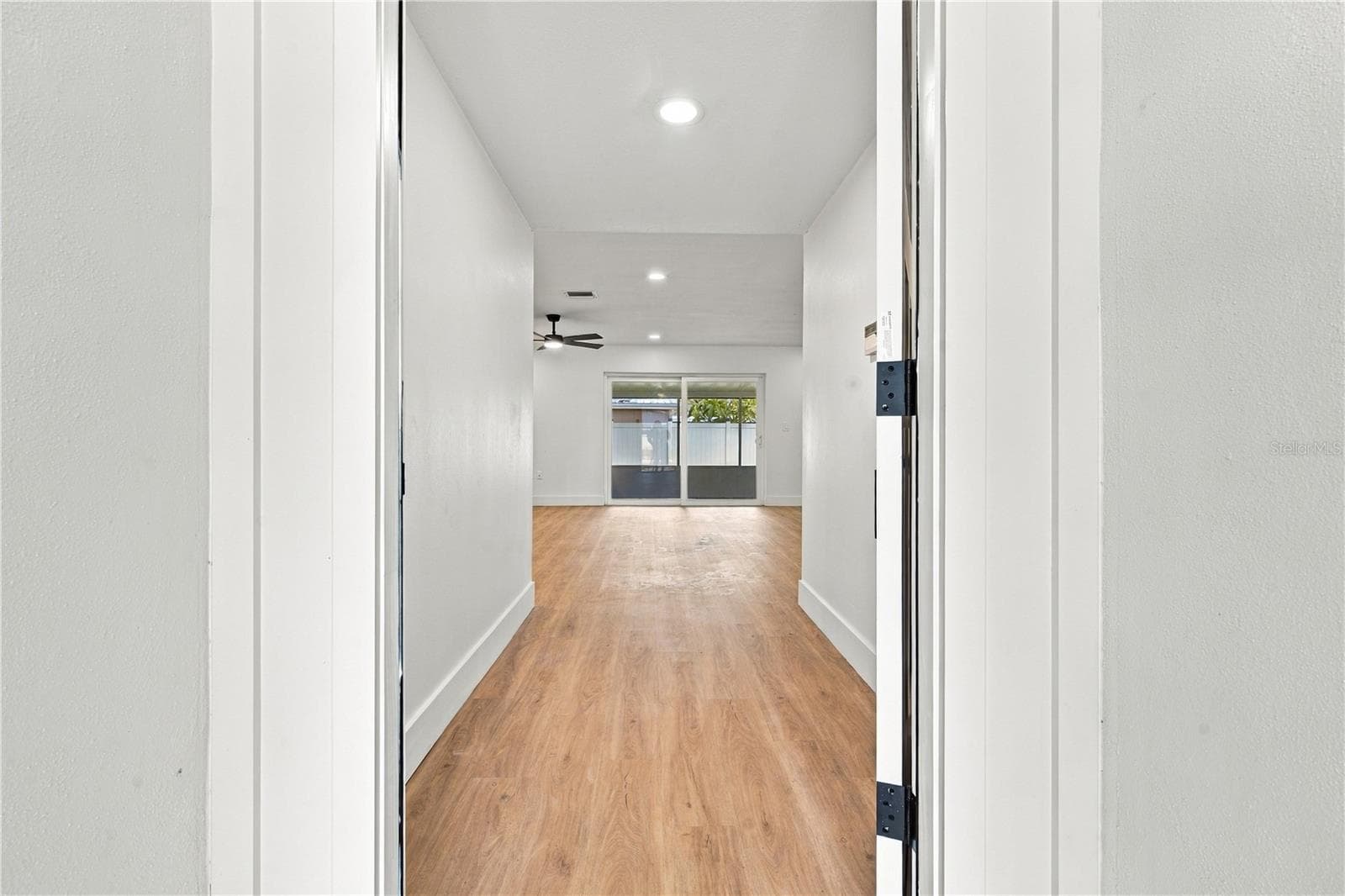 Single Family Residence at 1630 DALE CIR N, DUNEDIN, photo 4 of 37
