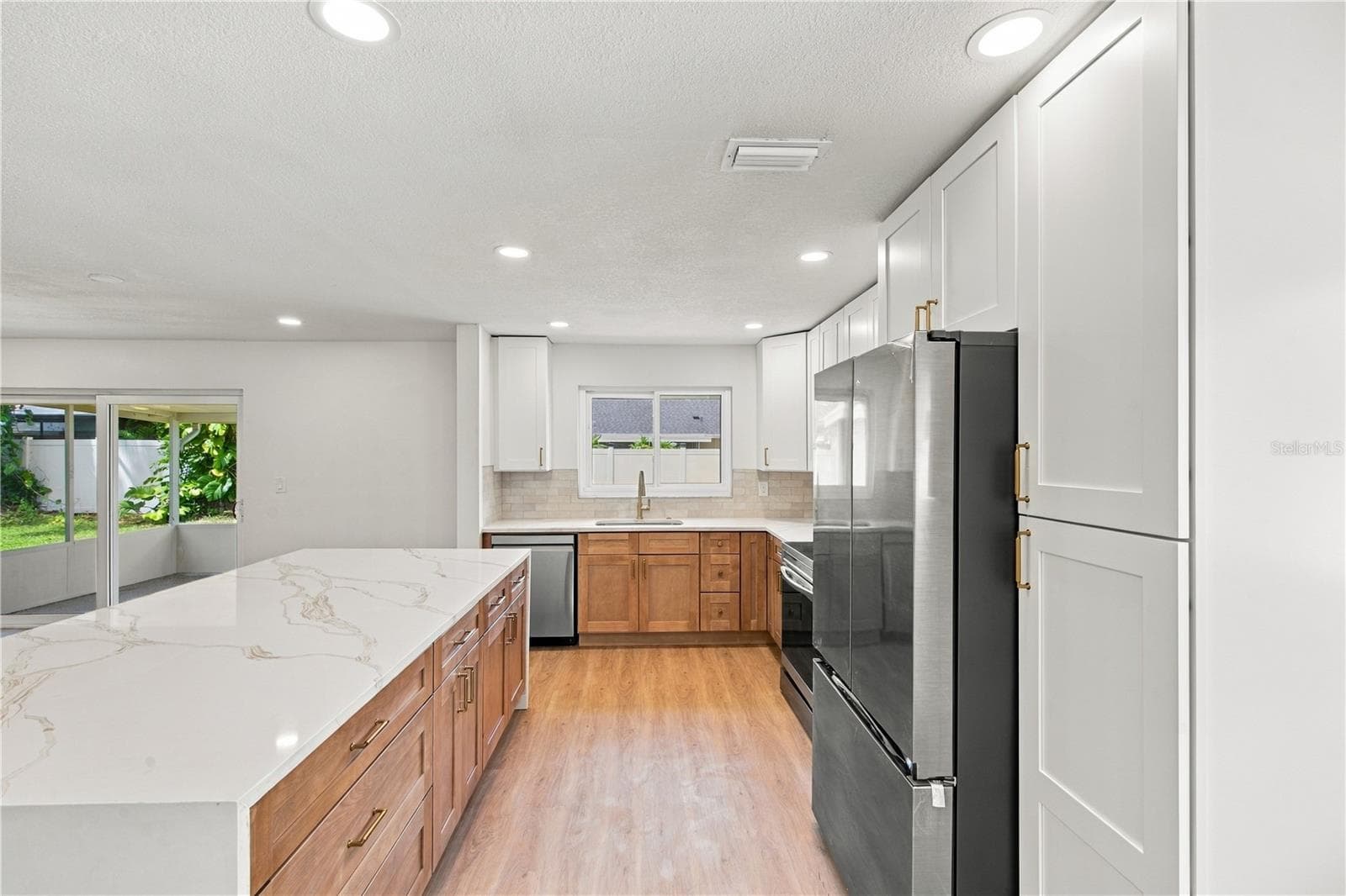 Single Family Residence at 1630 DALE CIR N, DUNEDIN, photo 13 of 37