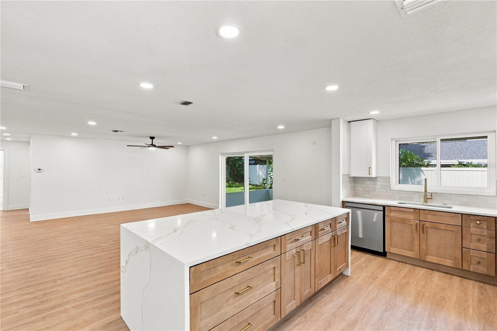Single Family Residence at 1630 DALE CIR N, DUNEDIN, photo 14 of 37