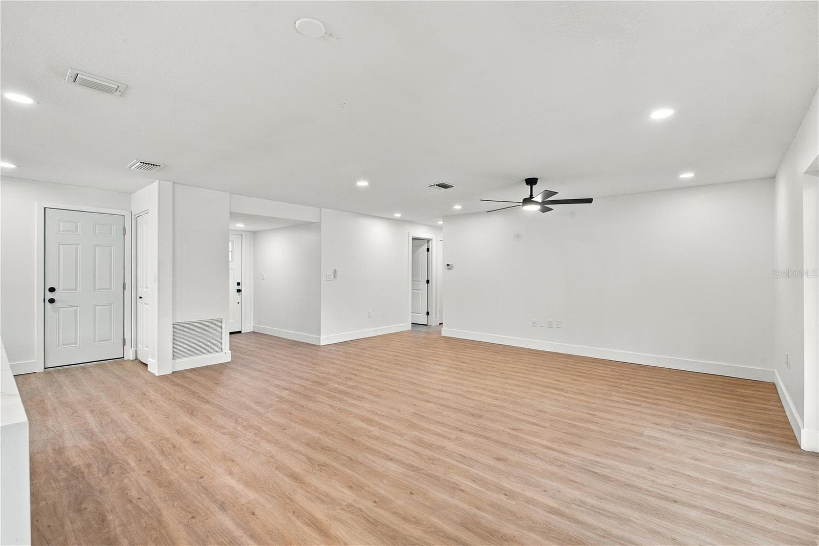Single Family Residence at 1630 DALE CIR N, DUNEDIN, photo 19 of 37