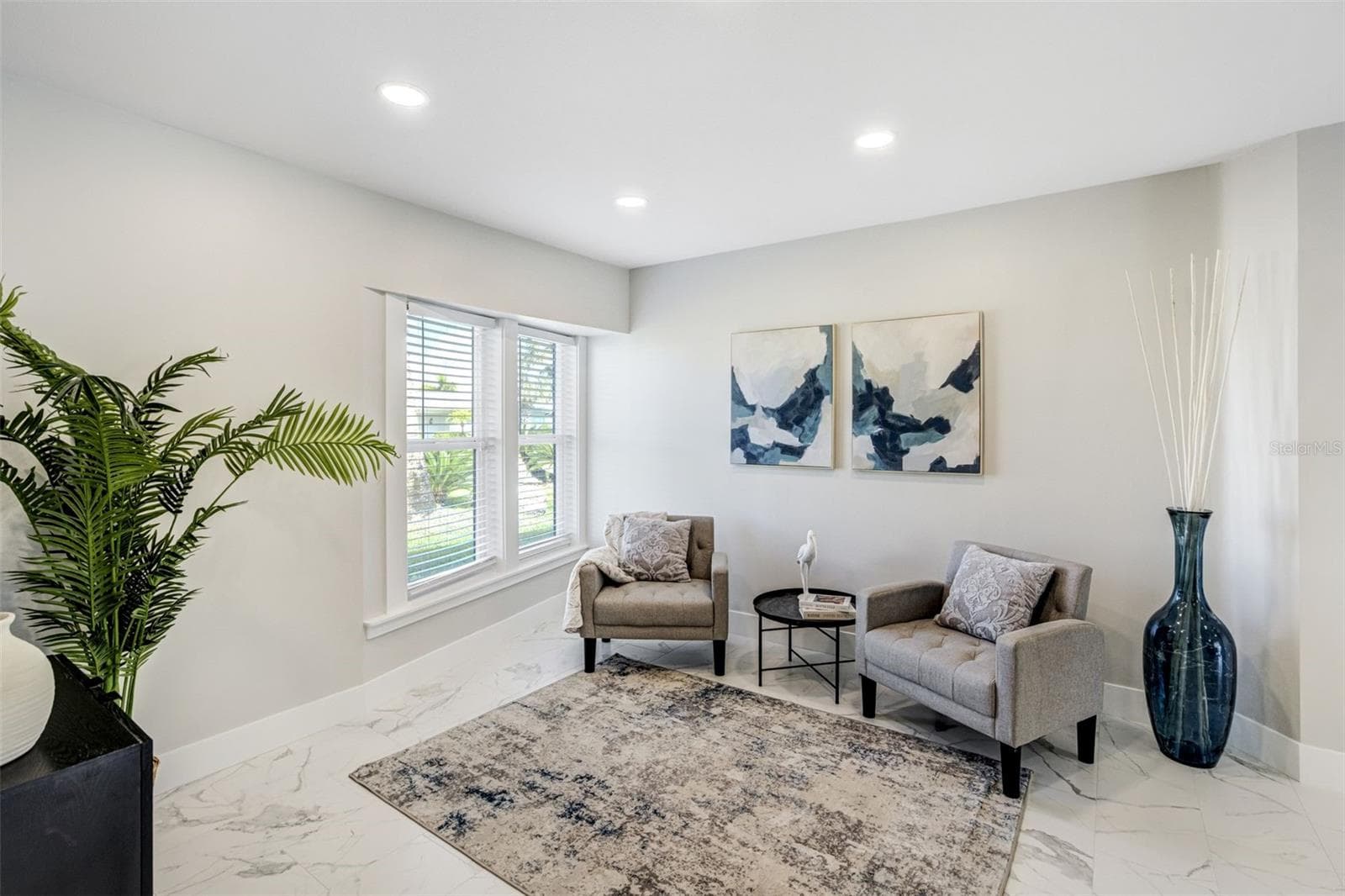 Living room - 3923 DORAL DR, TAMPA