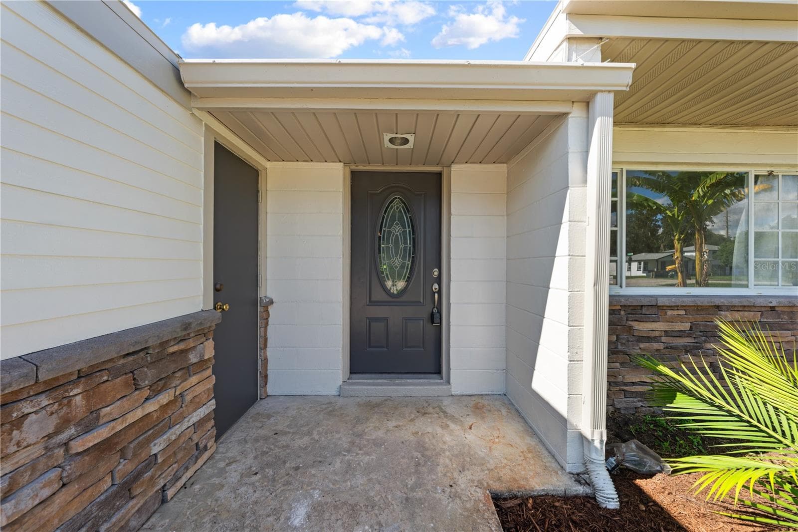 Single Family Residence at 406 E DRURY AVE, KISSIMMEE, photo 2 of 59