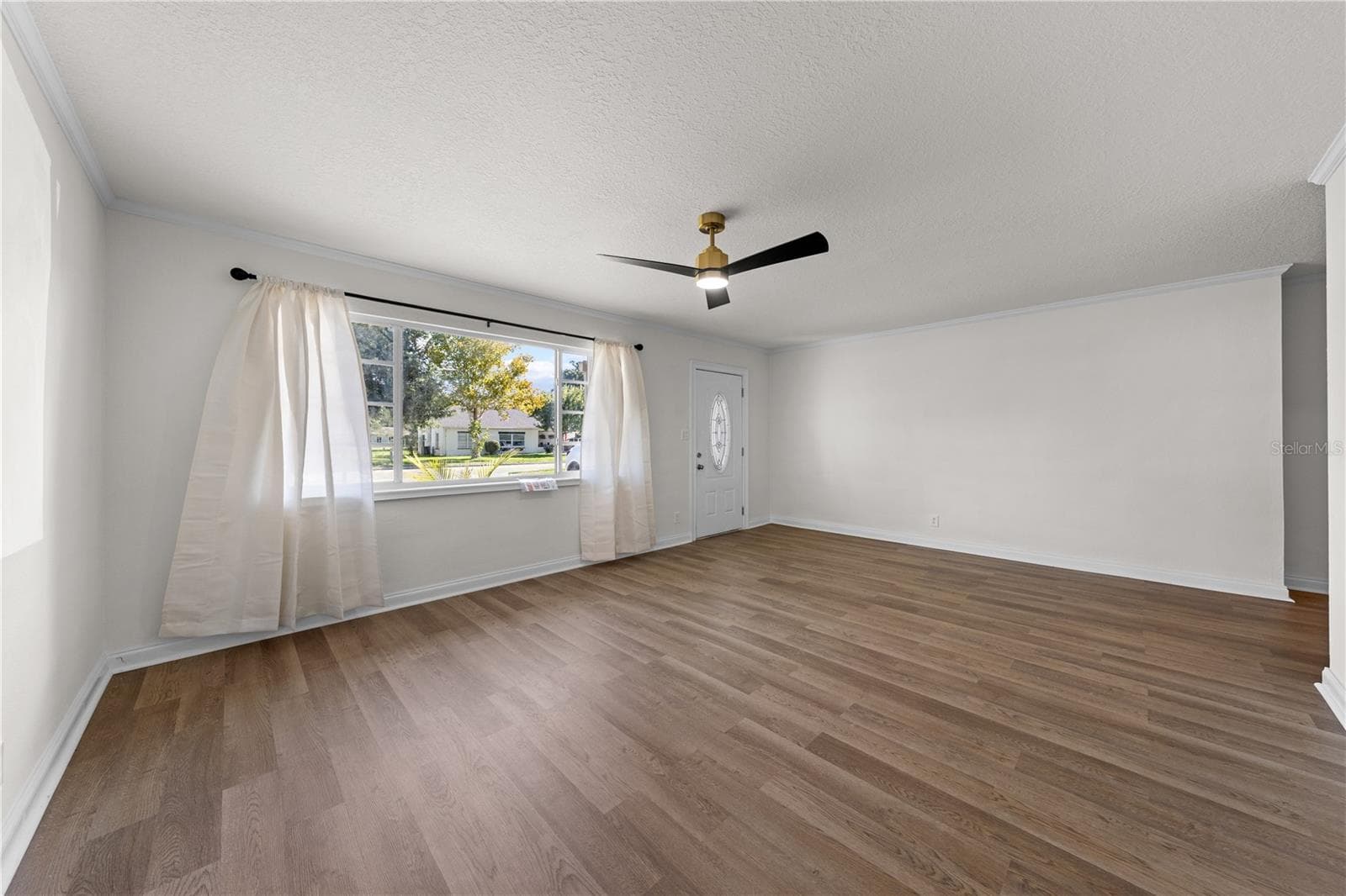 Single Family Residence at 406 E DRURY AVE, KISSIMMEE, photo 5 of 59