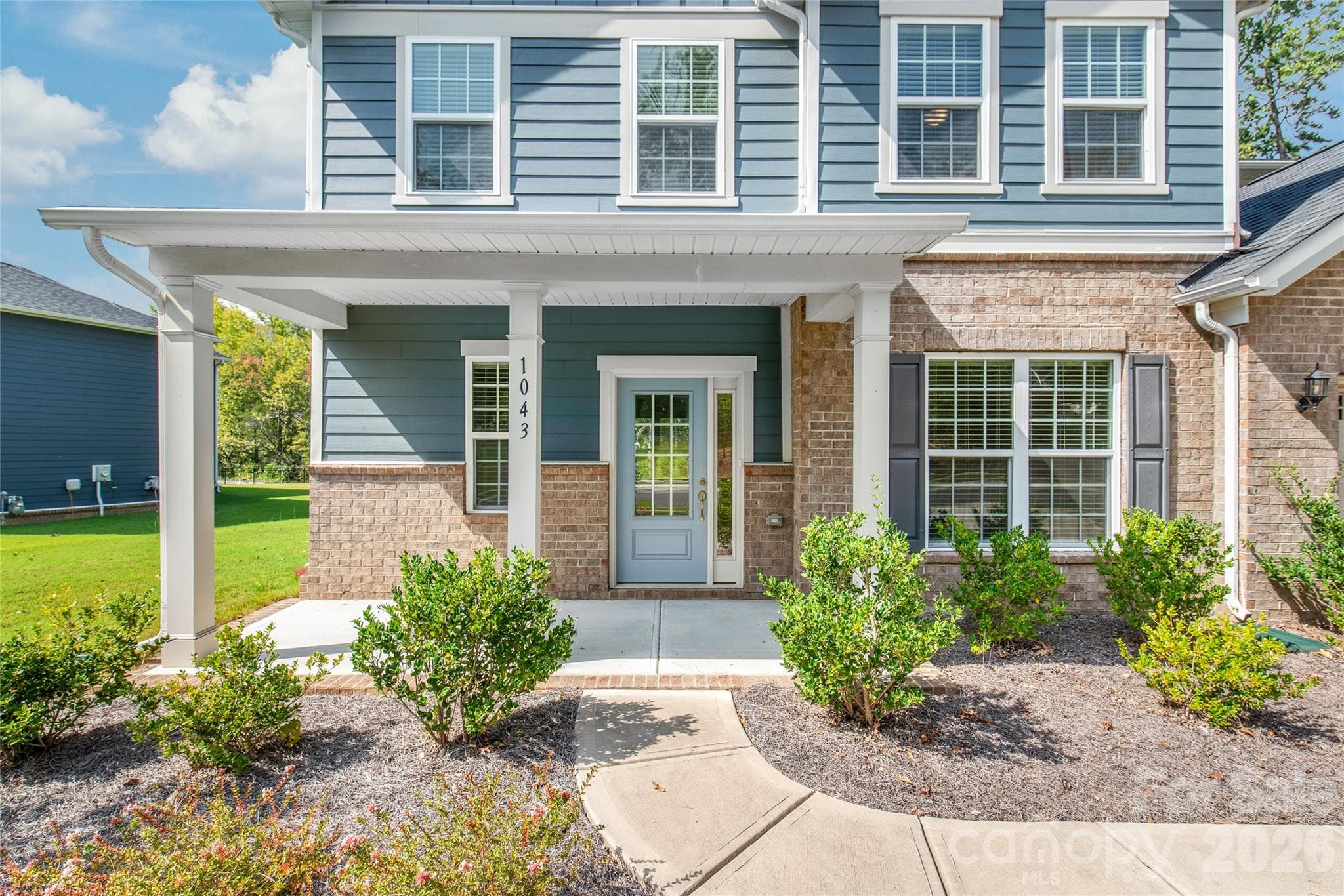 Single Family Residence at 1043 Kalli Drive, Matthews, photo 2 of 39