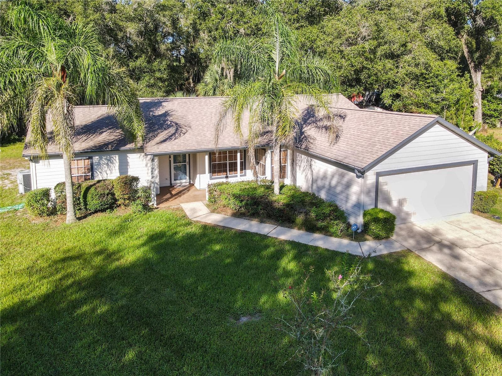 Single Family Residence at 1056 SHADY HOLLOW DR, DELAND, photo 2 of 47