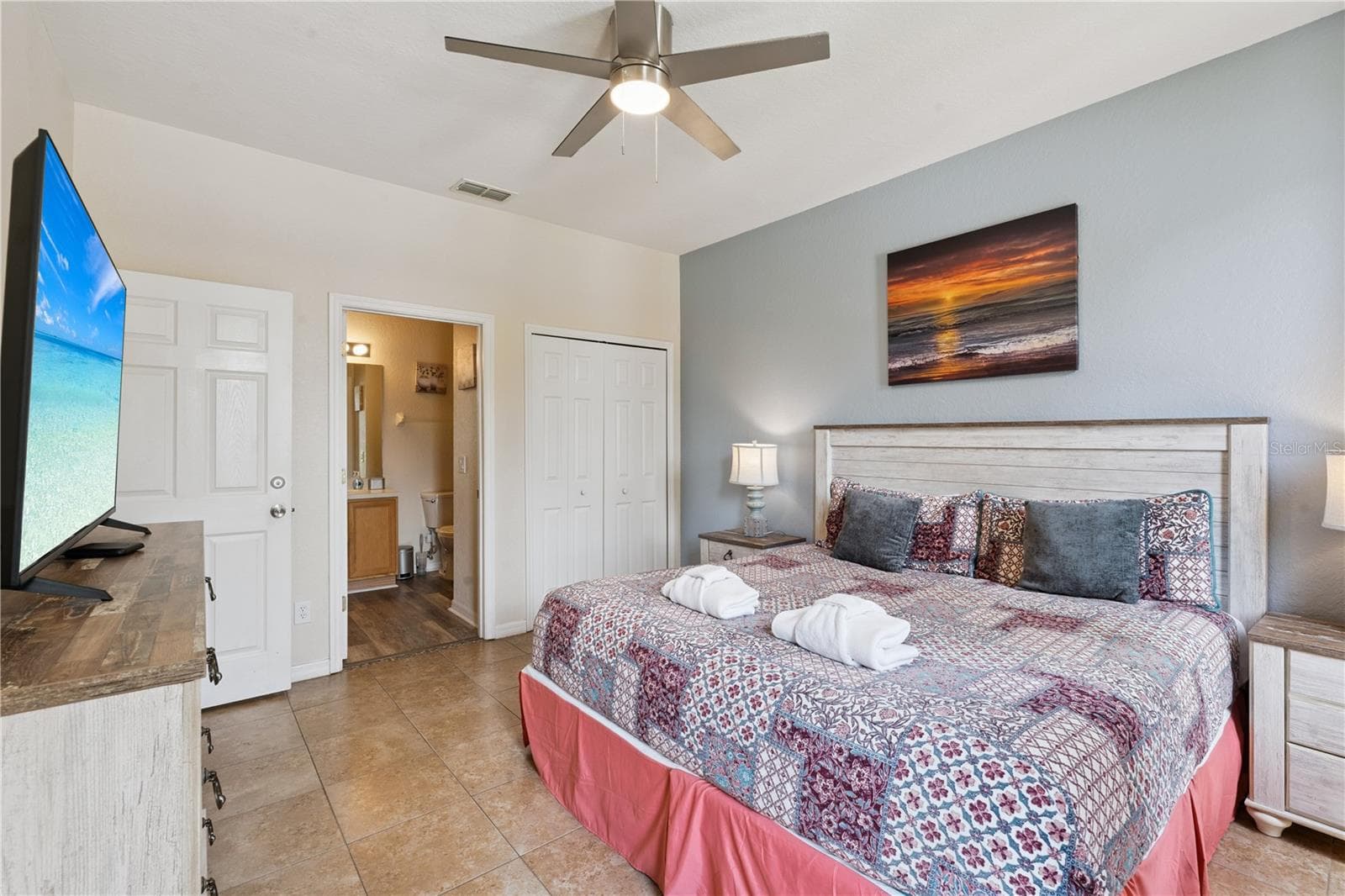 Townhouse at 570 CALABRIA AVE, DAVENPORT, photo 10 of 23
