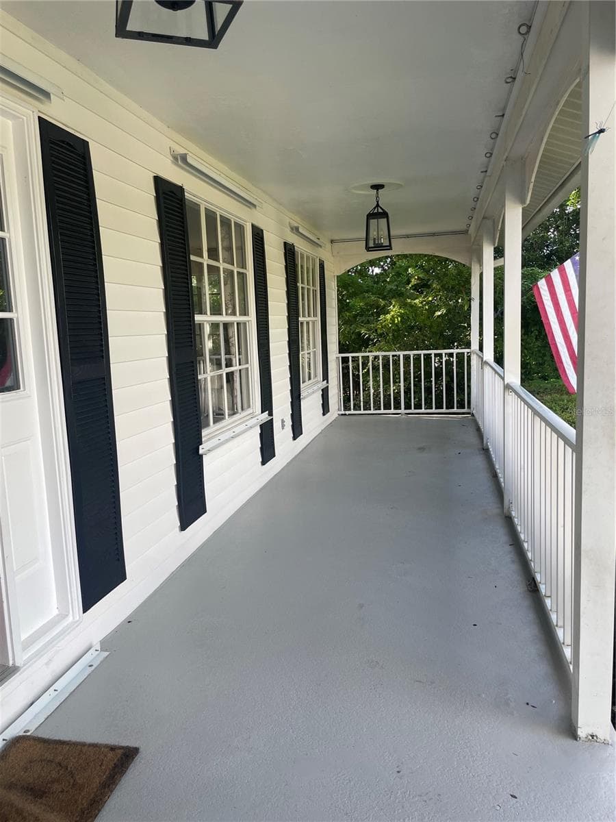 front porch - 1304 TREETOP DR, PALM HARBOR