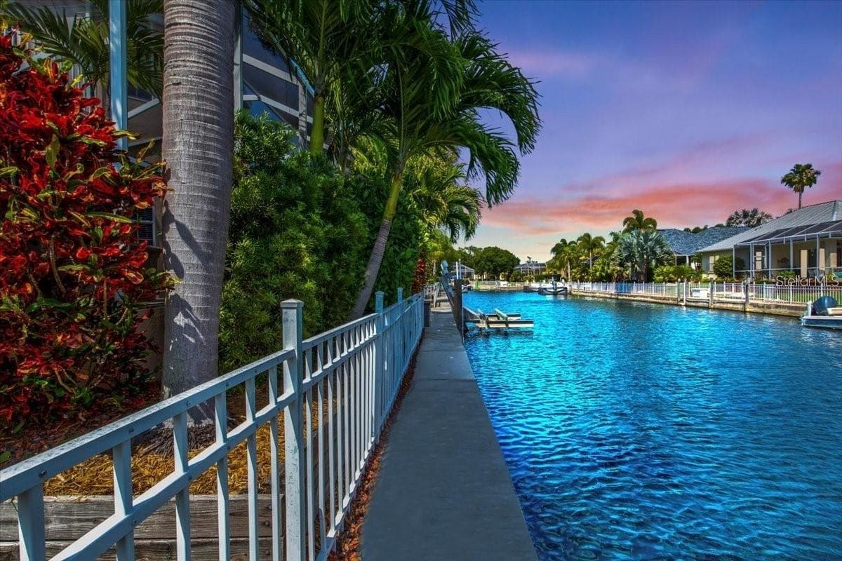 4716 STARBOARD DR