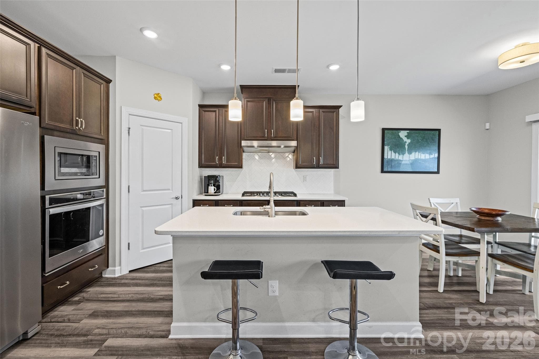 This kitchen makes cooking fun! - 14830 Batteliere Drive, Charlotte