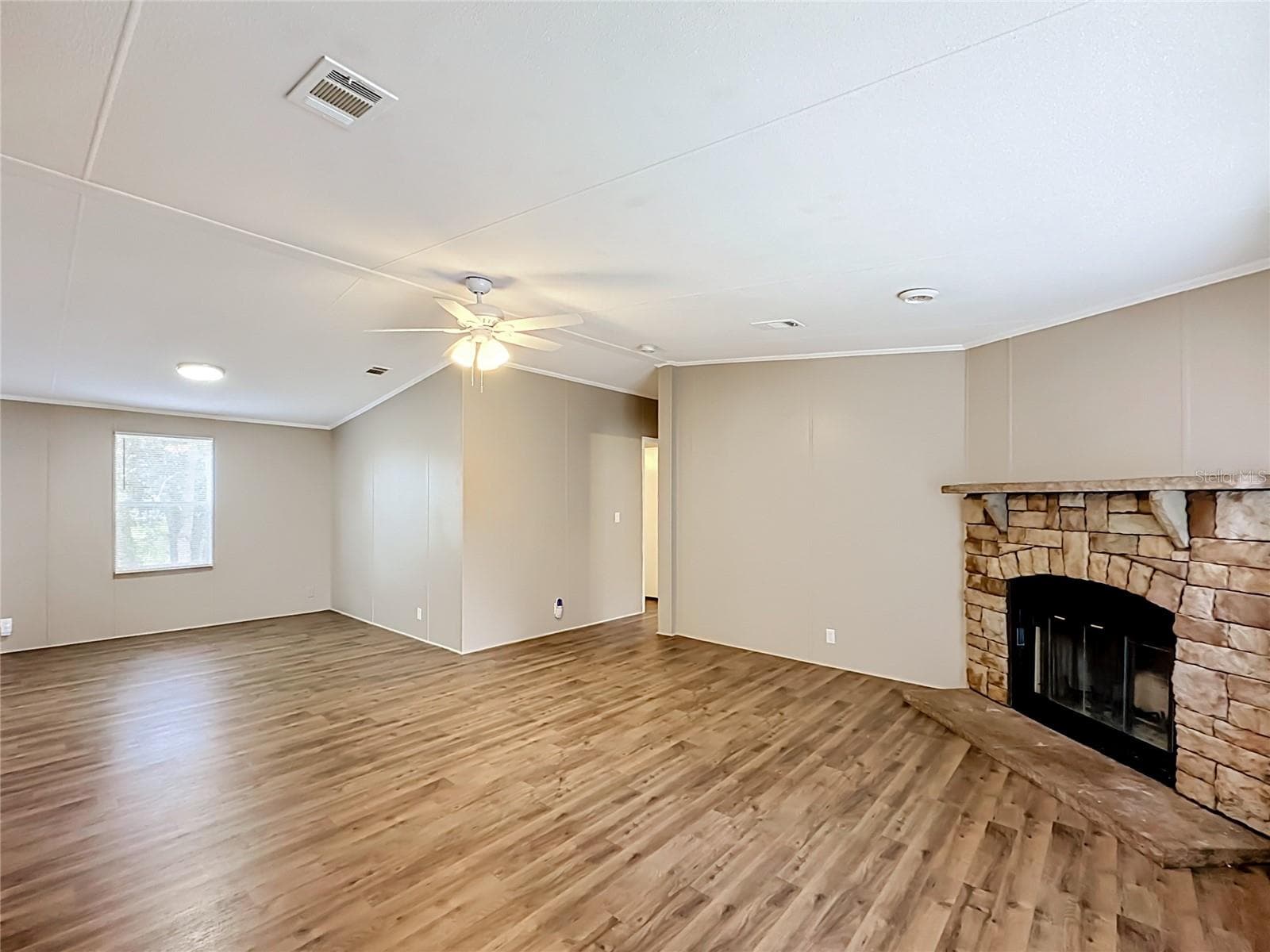 Manufactured Home at 12271 NE 106TH ST, ARCHER, photo 4 of 26