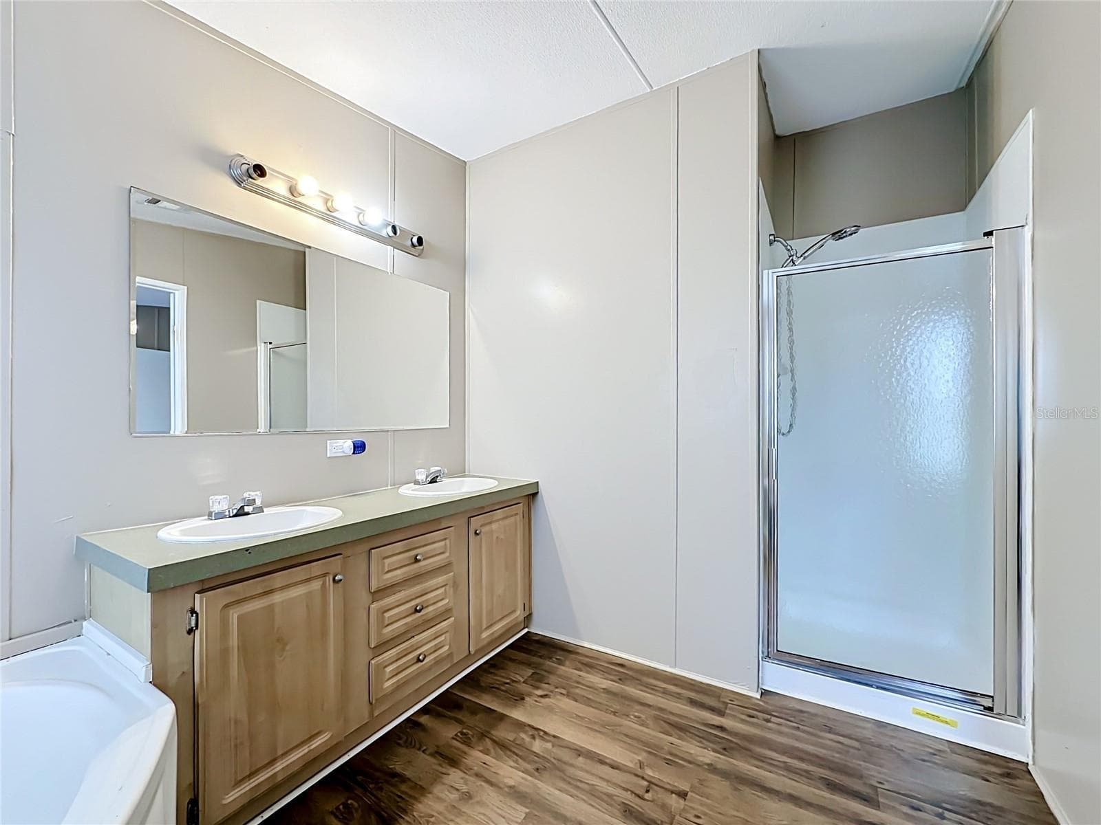 Manufactured Home at 12271 NE 106TH ST, ARCHER, photo 10 of 26