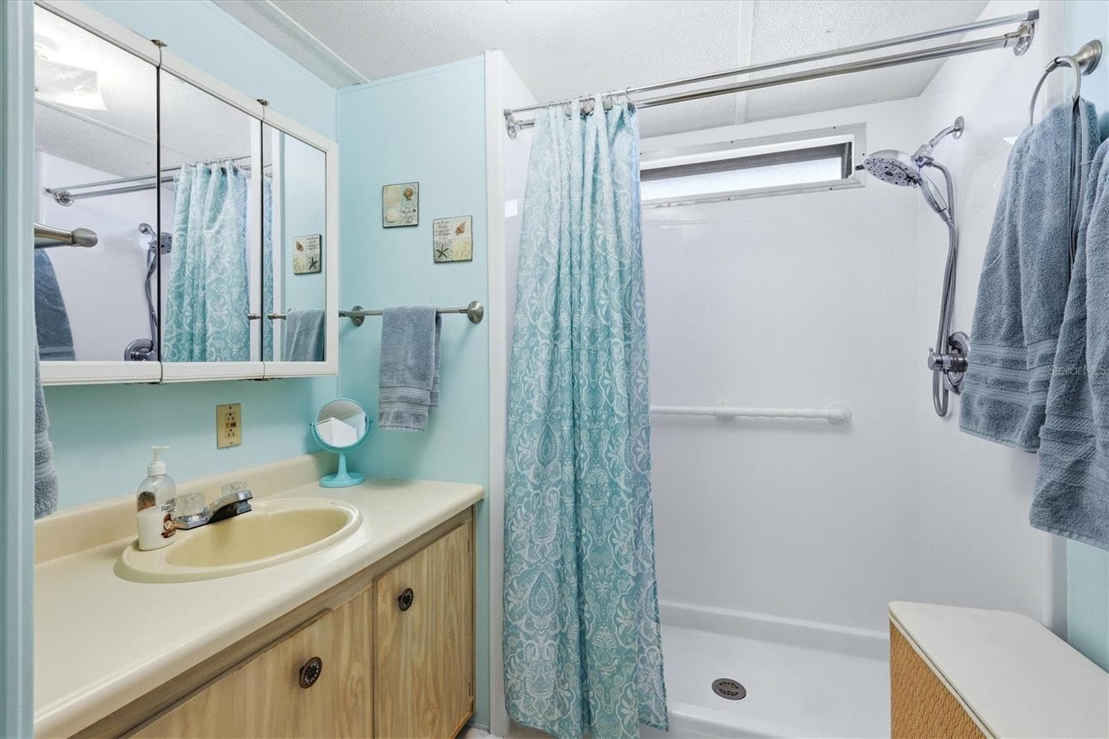 Primary Bathroom - 4320 13TH ST E, ELLENTON