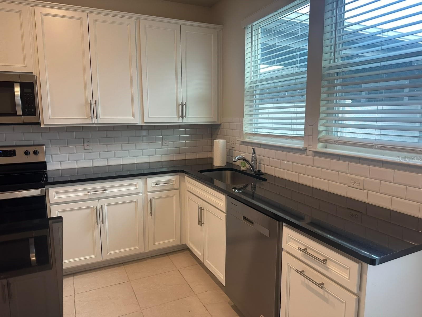 Townhouse at 14339 SAPELO BEACH DR, ORLANDO, photo 10 of 48