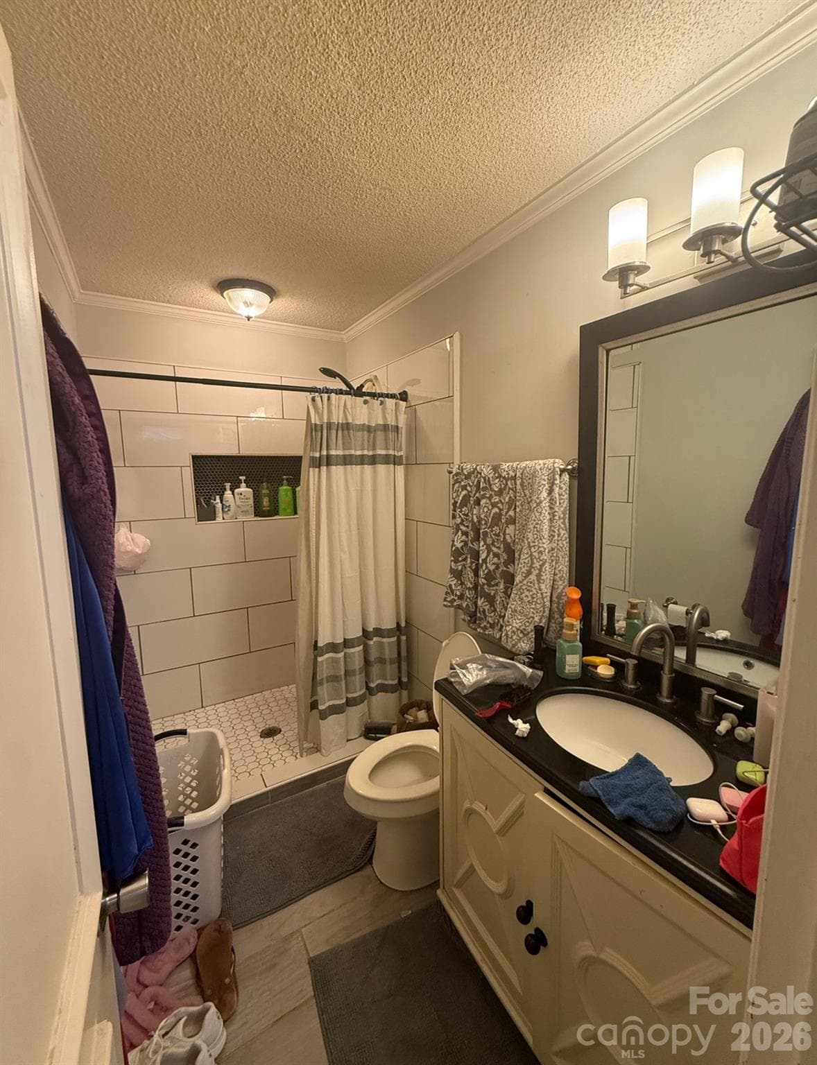 Single Family Residence at 10520 Queensmead Circle, Charlotte, photo 13 of 18