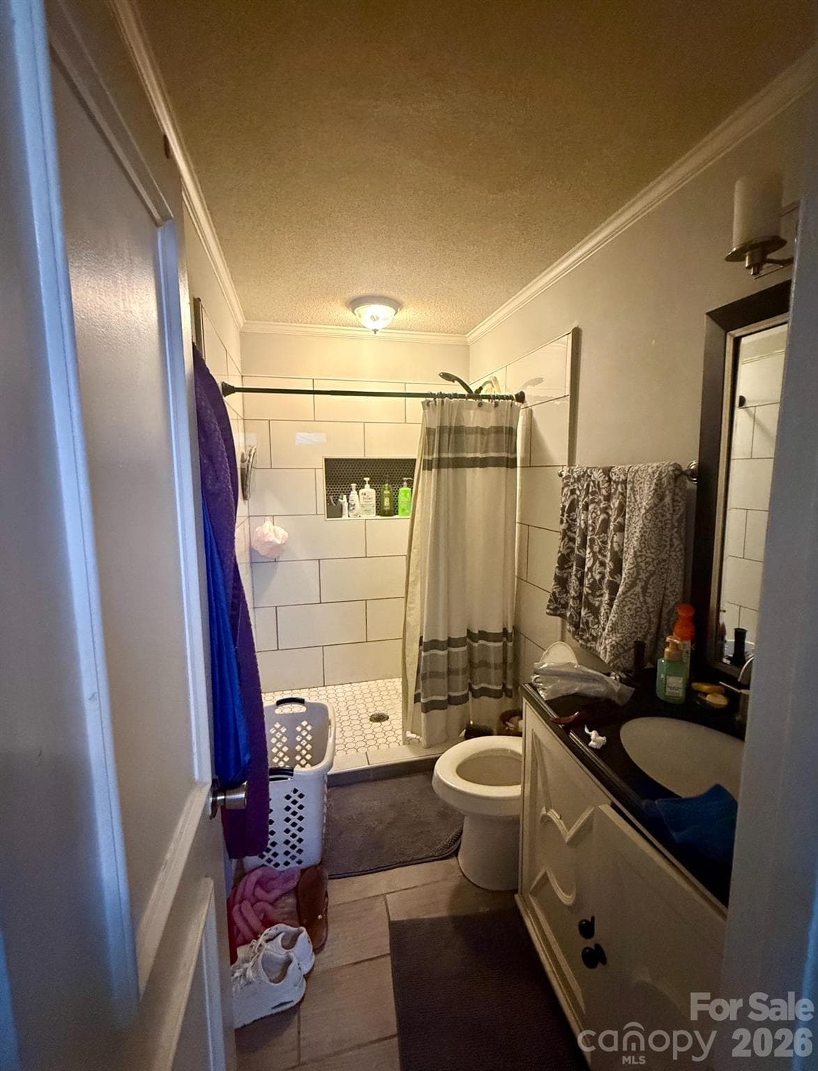 Single Family Residence at 10520 Queensmead Circle, Charlotte, photo 16 of 18