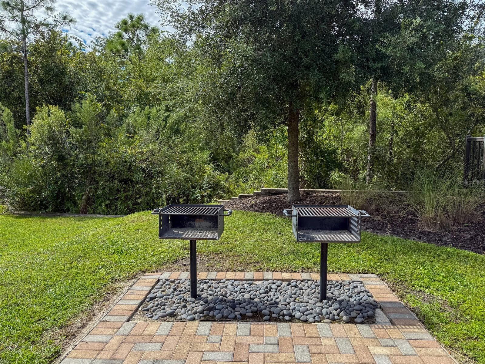 MULTIPLE GRILLS AVAILABLE - 14150 ALAFAYA OAK BND, ORLANDO