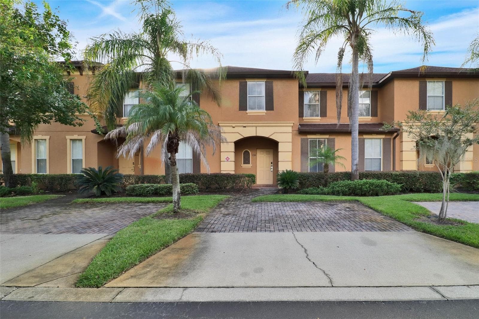 1134 CALABRIA AVE