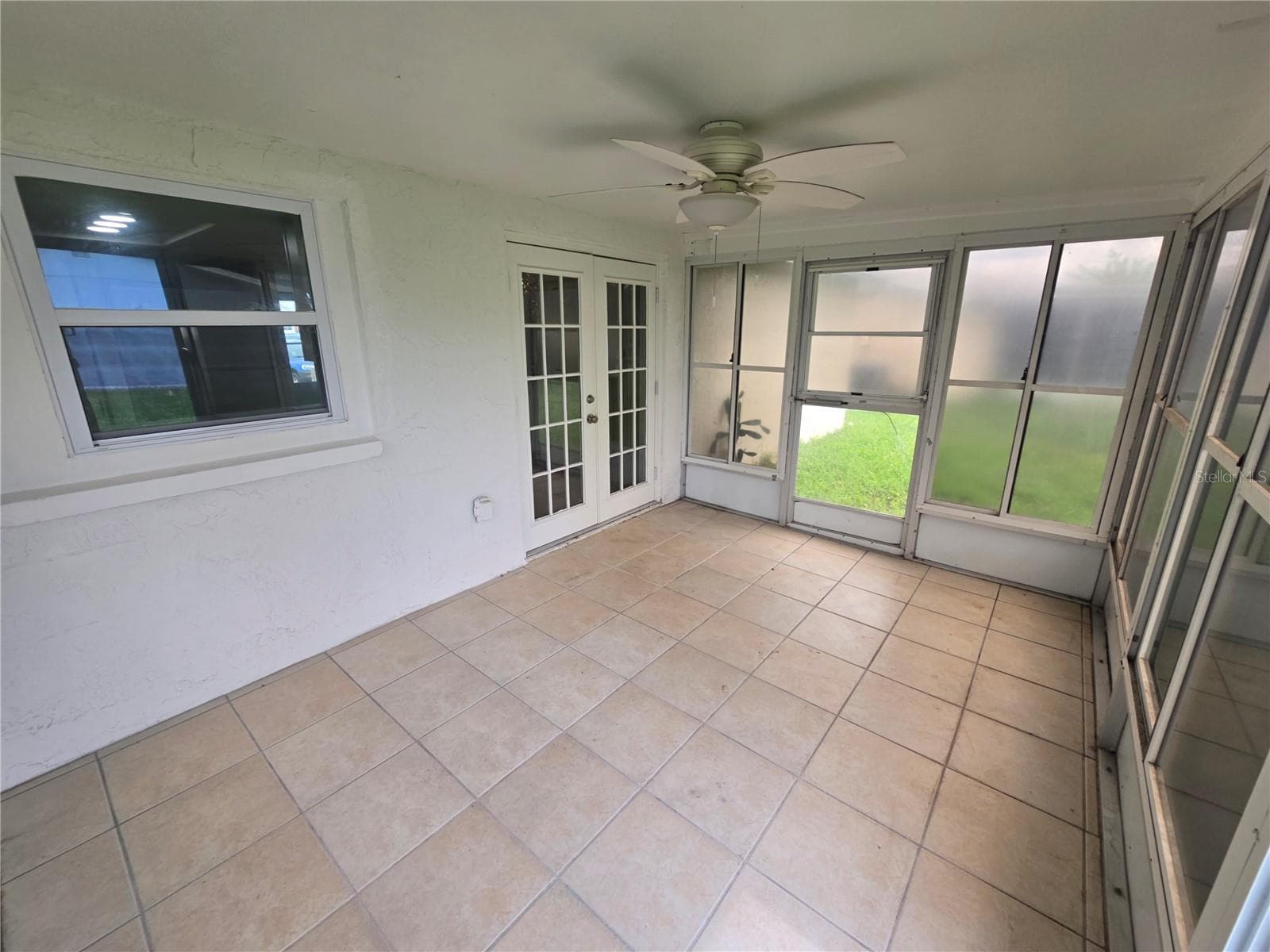 Screened in Patio - 2055 NORFOLK DR, HOLIDAY
