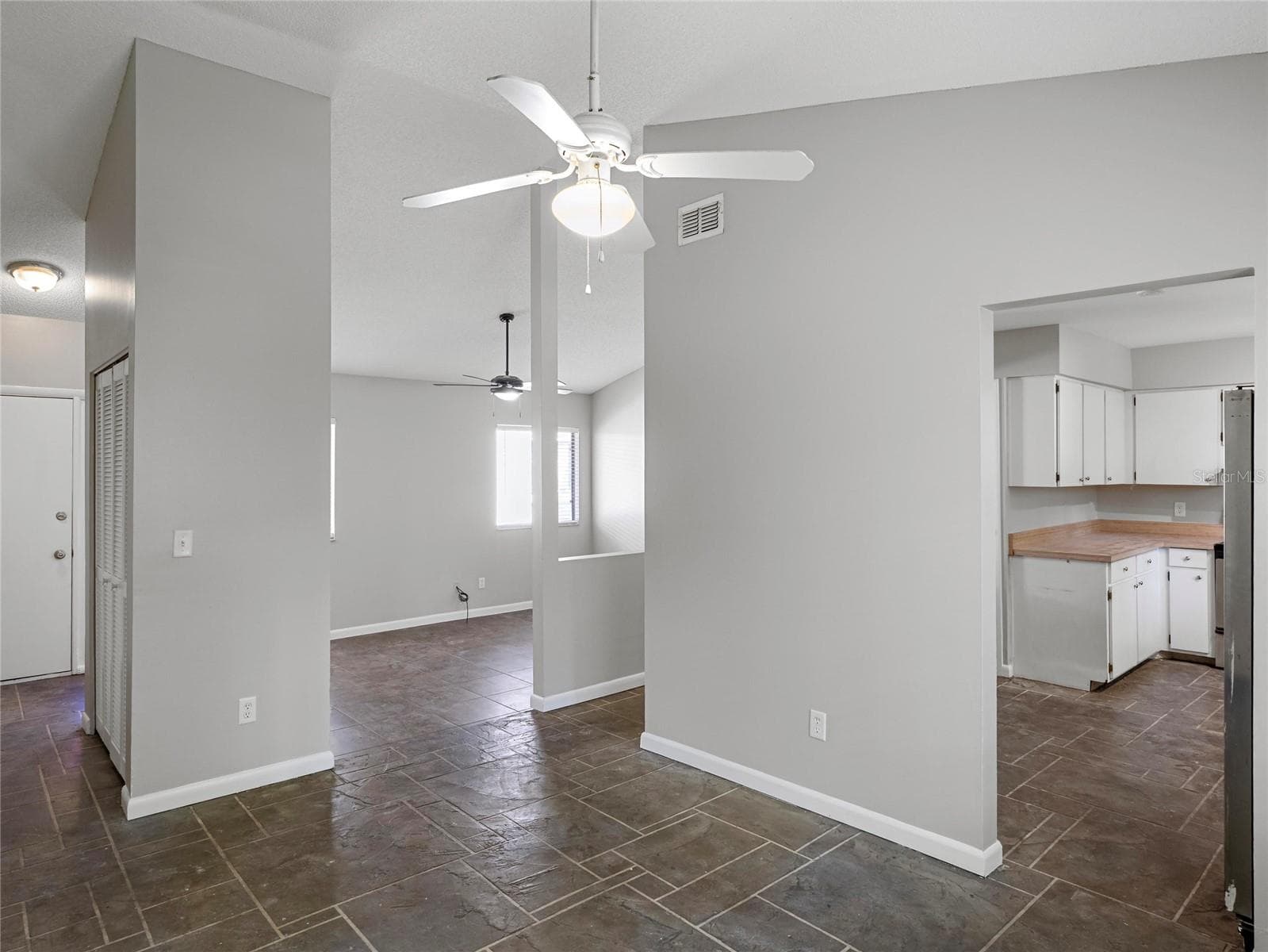 Townhouse at 700 CASTLEWOOD DR, WINTER SPRINGS, photo 6 of 22