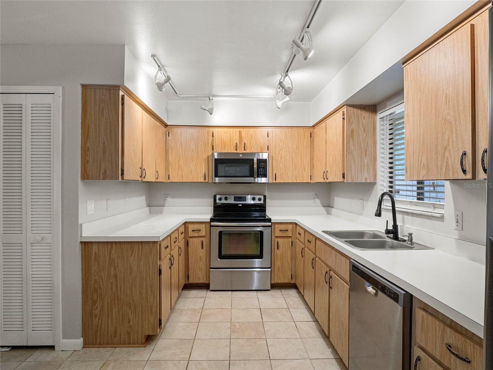 Townhouse at 728 RIDGEWOOD WAY, WINTER SPRINGS, photo 9 of 25