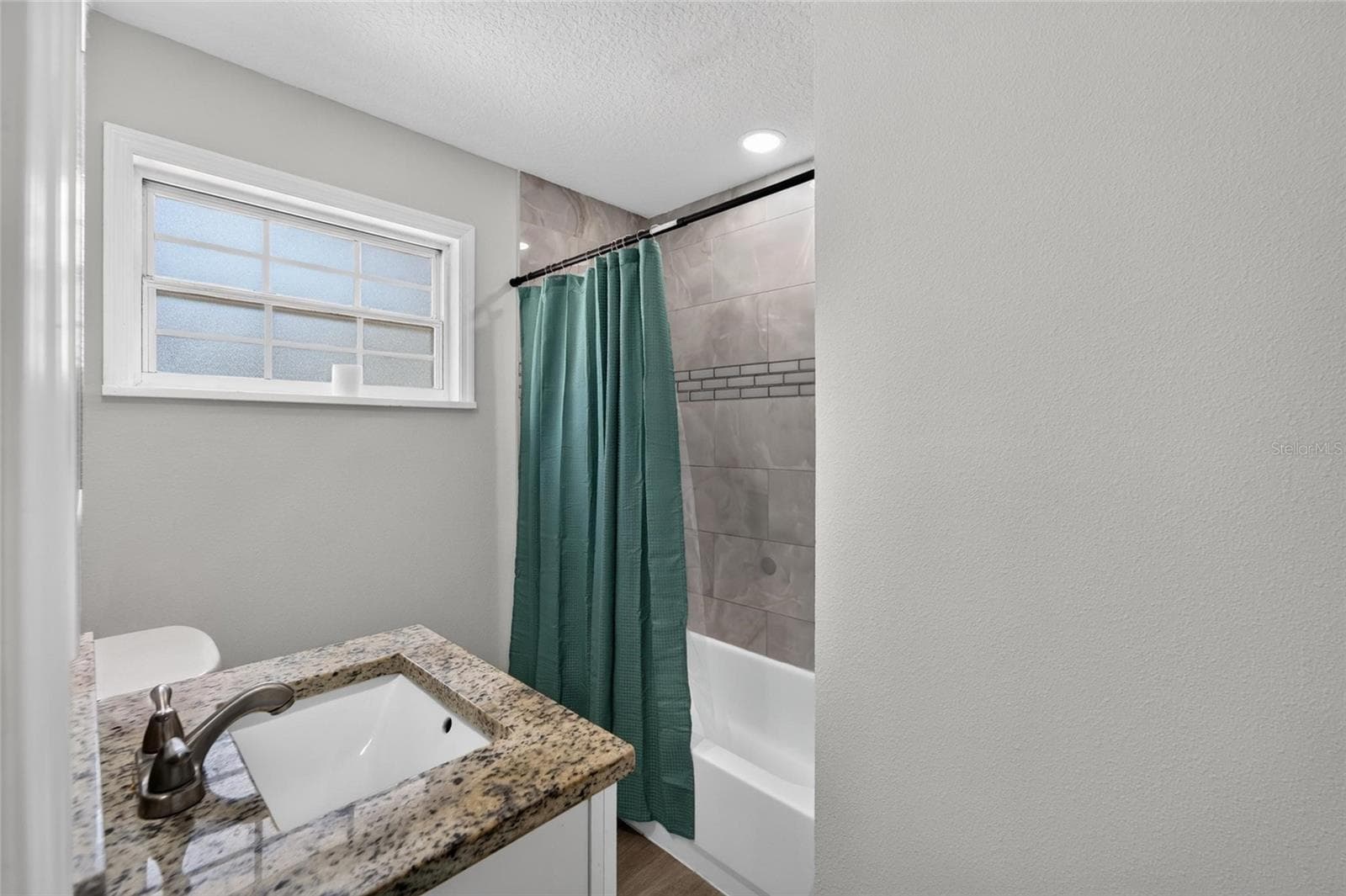 Primary Bathroom - 703 INTERLACHEN PKWY, LAKELAND