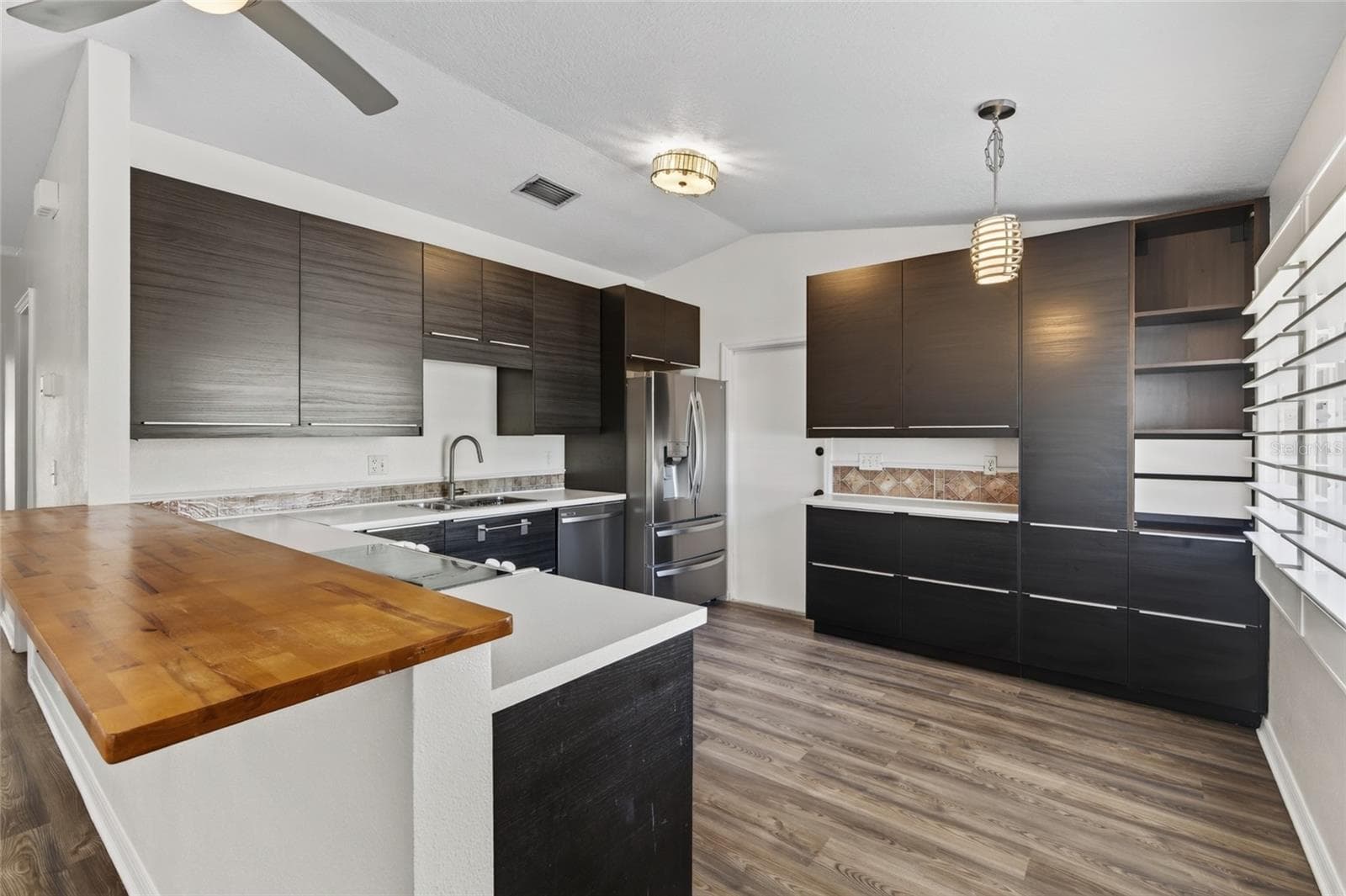 Single Family Residence at 2138 7TH AVE N, ST PETERSBURG, photo 10 of 49