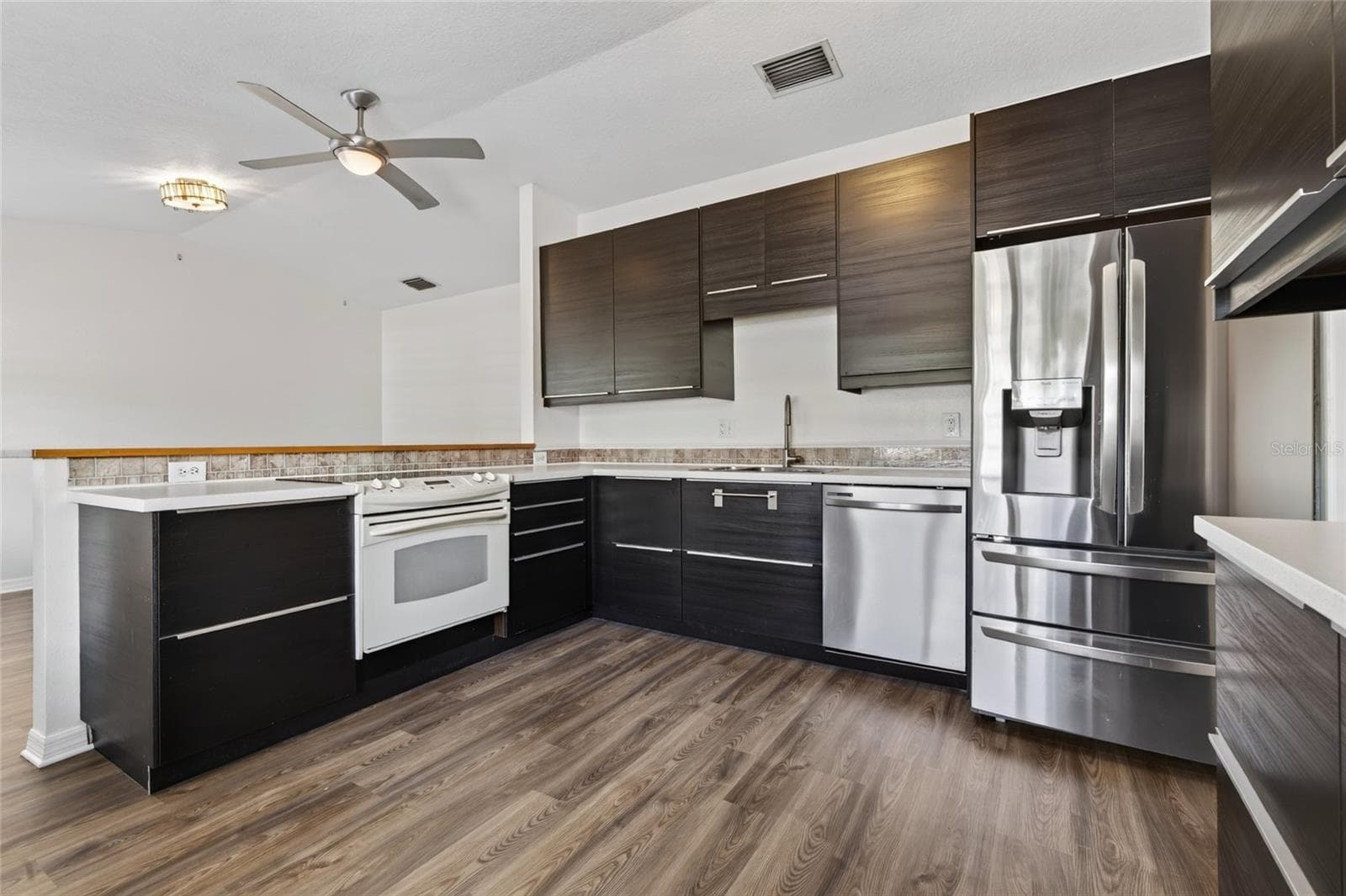 Single Family Residence at 2138 7TH AVE N, ST PETERSBURG, photo 11 of 49