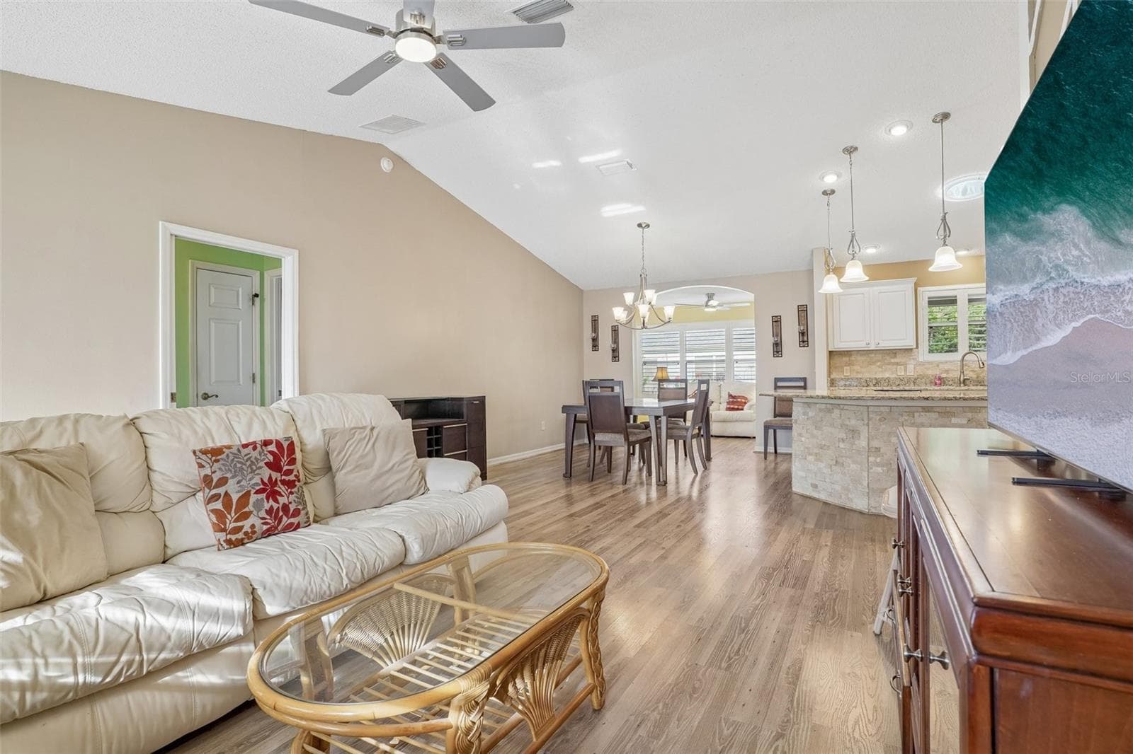 Living Room - 928 EASTMONT CT, THE VILLAGES
