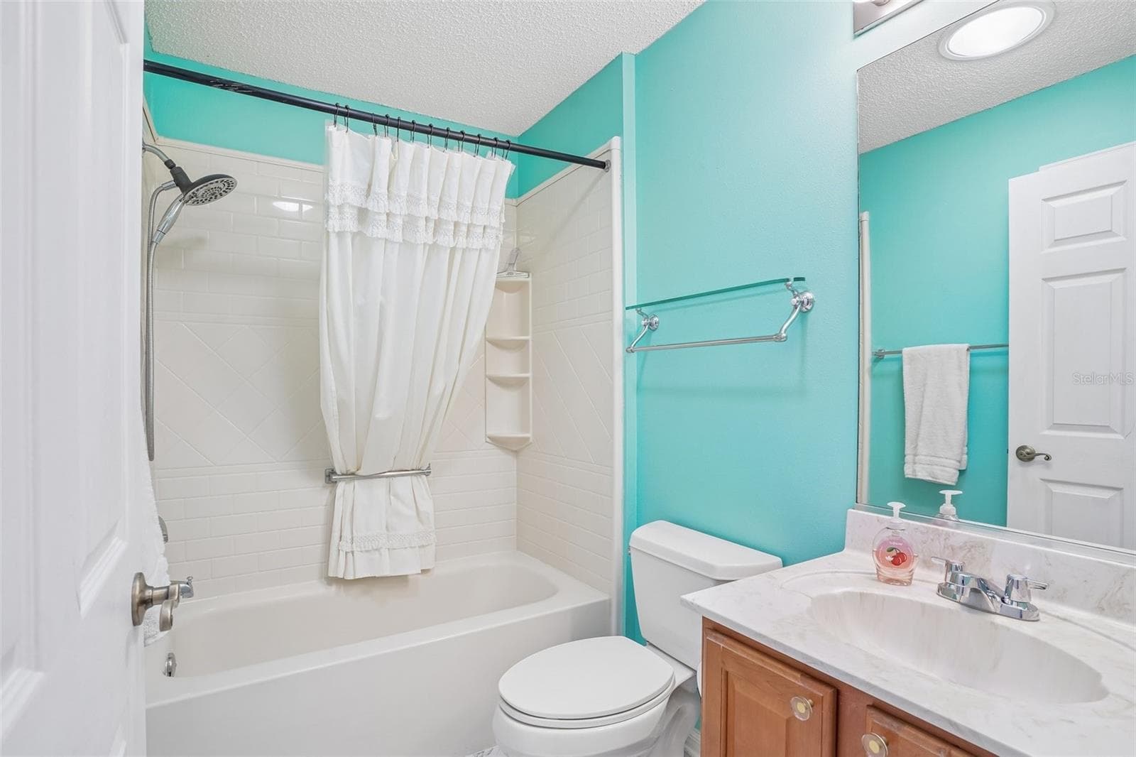 2nd Bath - 928 EASTMONT CT, THE VILLAGES