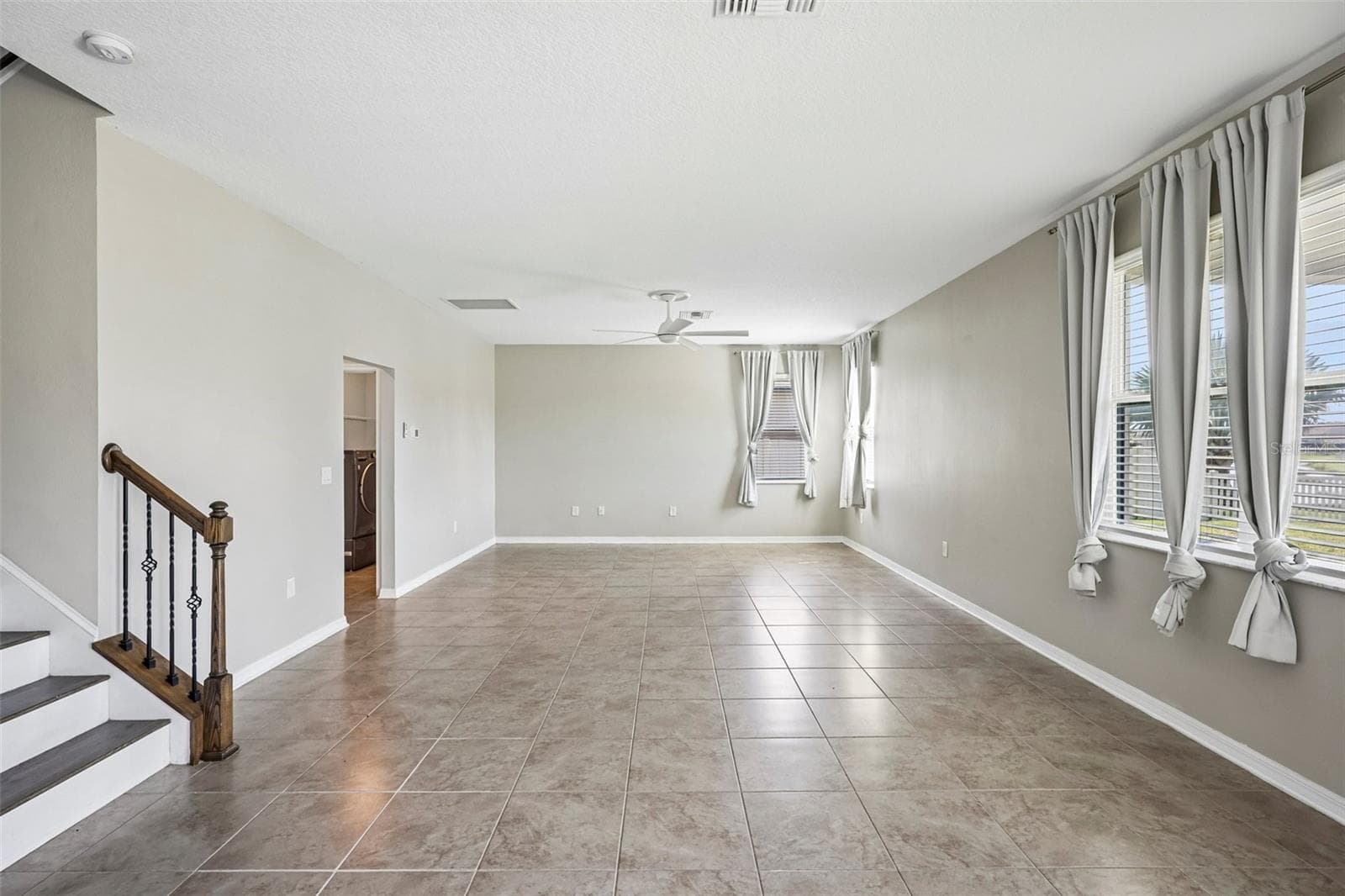 Single Family Residence at 18576 OBREGAN DR, SPRING HILL, photo 17 of 60