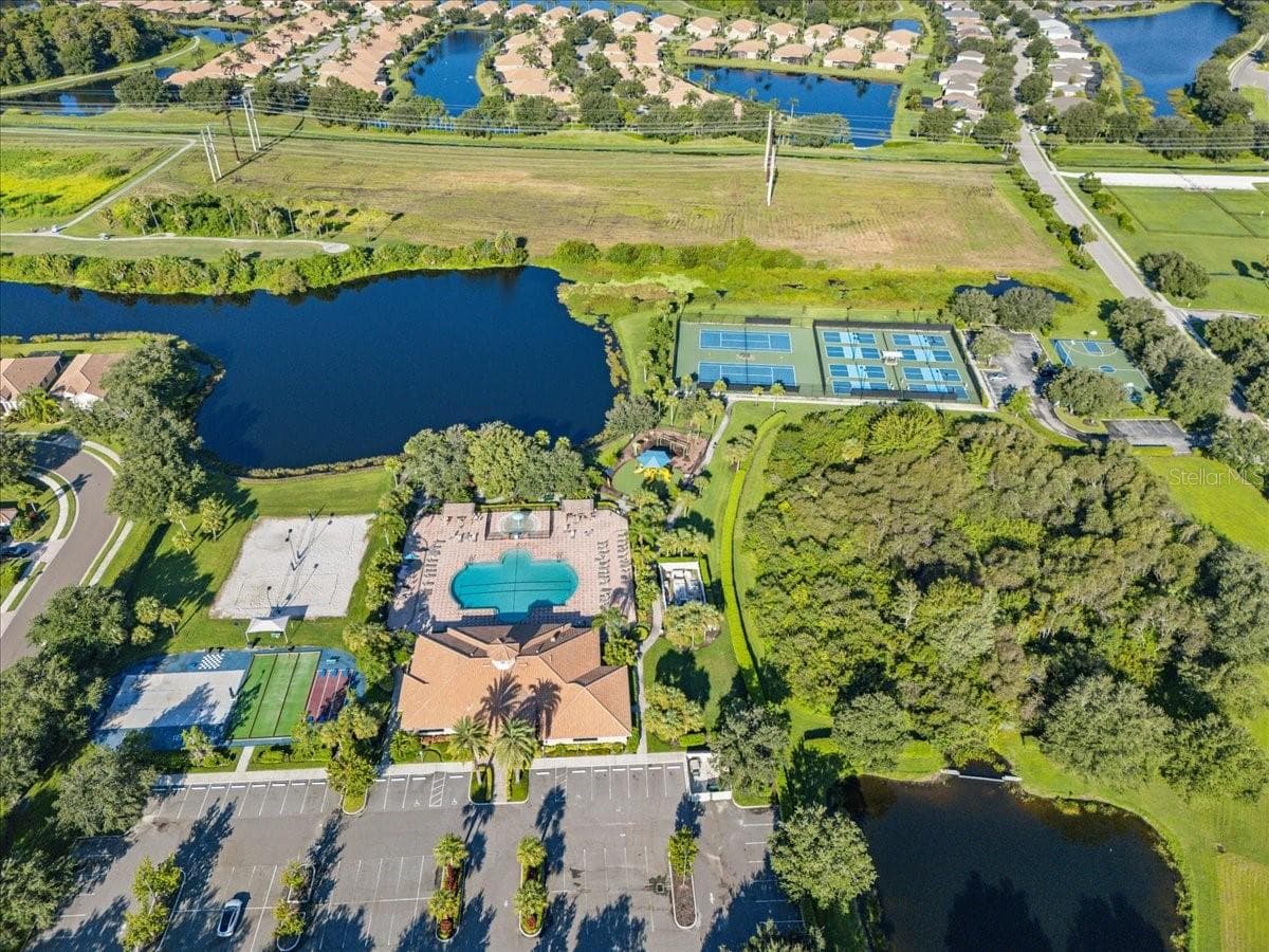 Single Family Residence at 339 HERITAGE ISLES WAY, BRADENTON, photo 58 of 75
