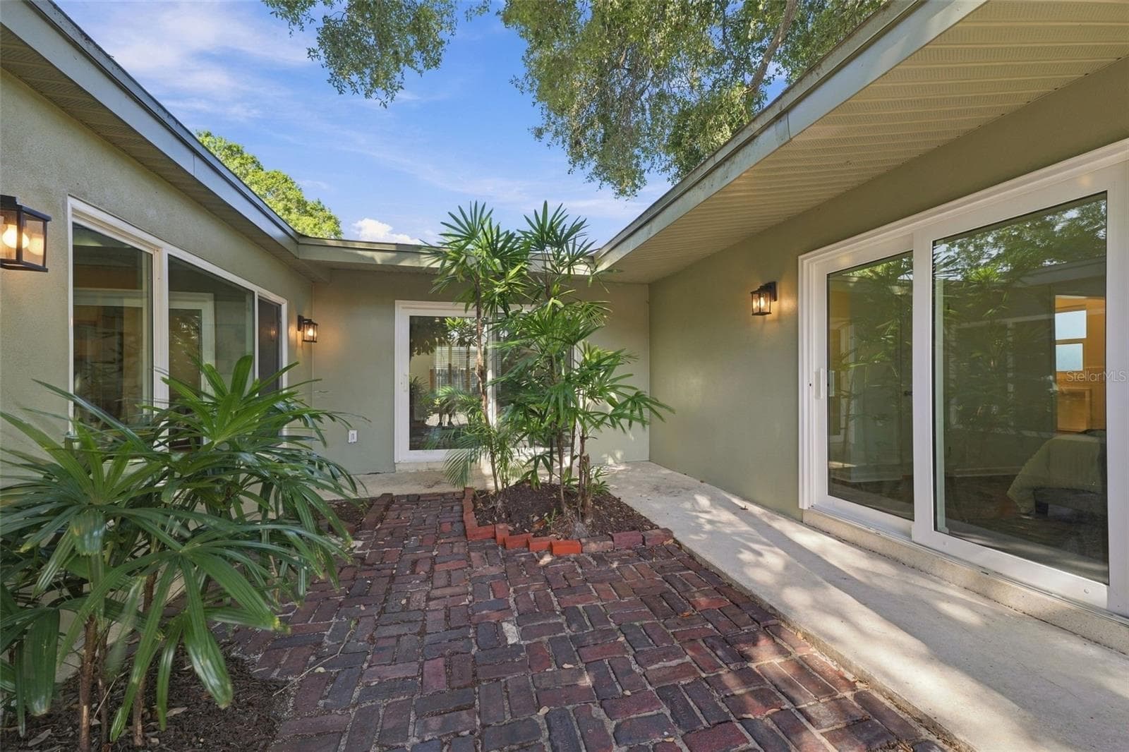 Single Family Residence at 1856 FRANCIS DR, CLEARWATER, photo 27 of 30