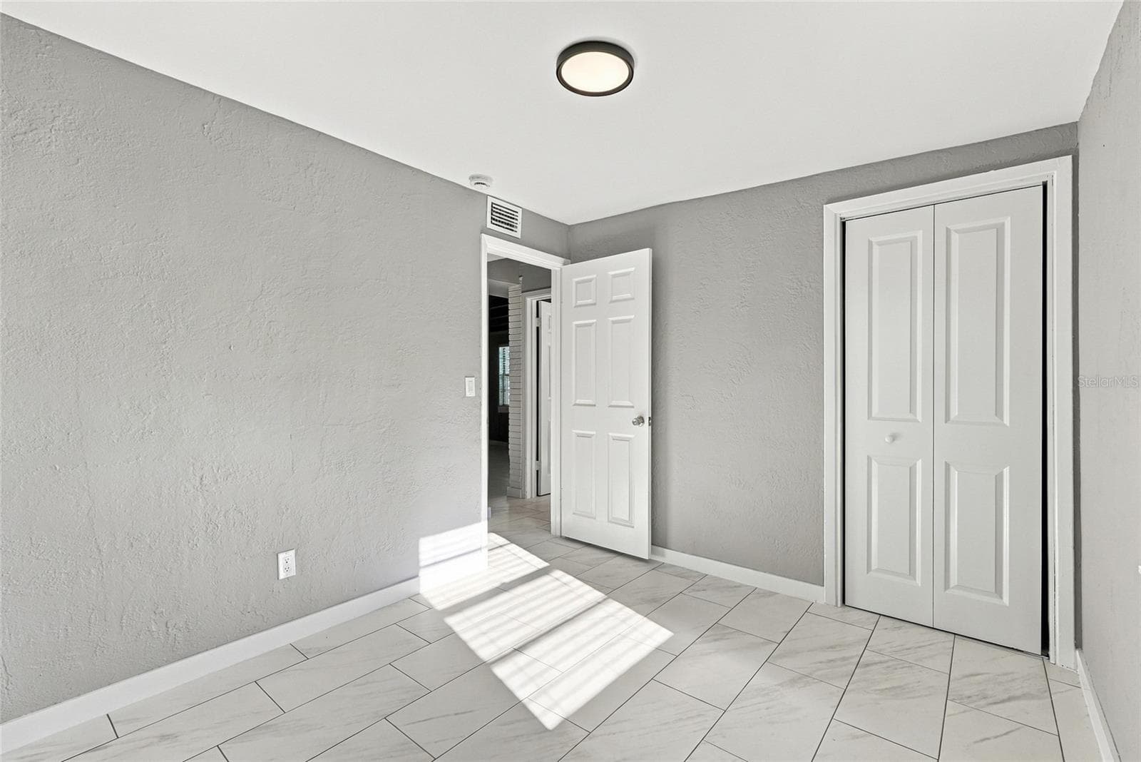 Single Family Residence at 4684 16TH AVE S, ST PETERSBURG, photo 19 of 26