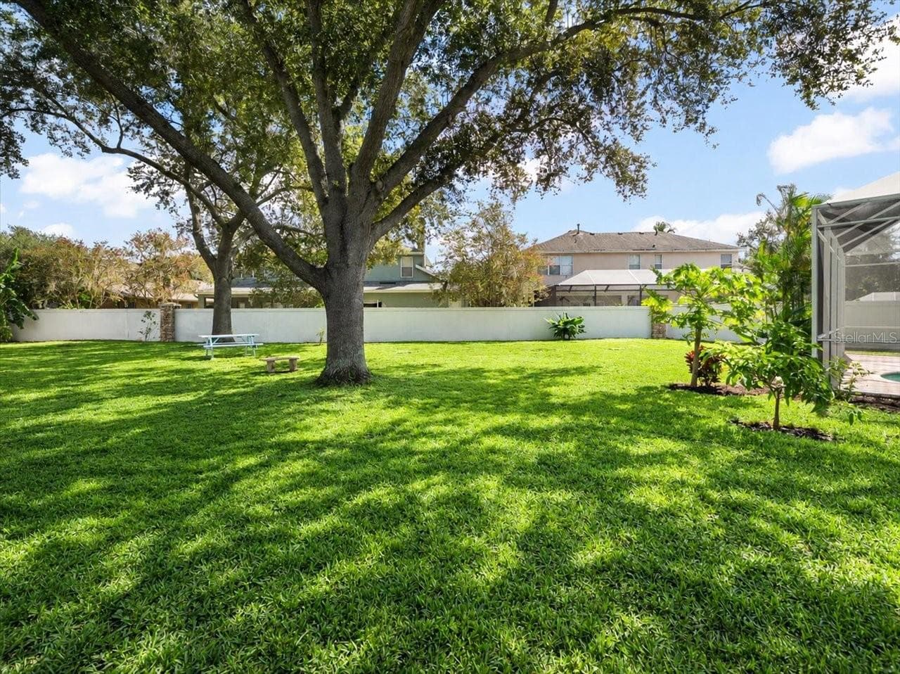Single Family Residence at 15019 LAKE EMERALD BLVD, TAMPA, photo 6 of 37