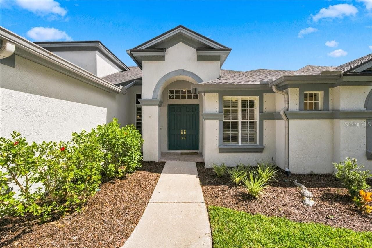 Single Family Residence at 15019 LAKE EMERALD BLVD, TAMPA, photo 9 of 37