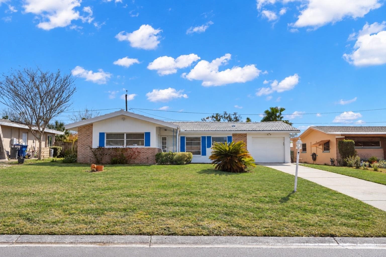 Single Family Residence at 2019 HIGH RIDGE DR, CLEARWATER, photo 2 of 35