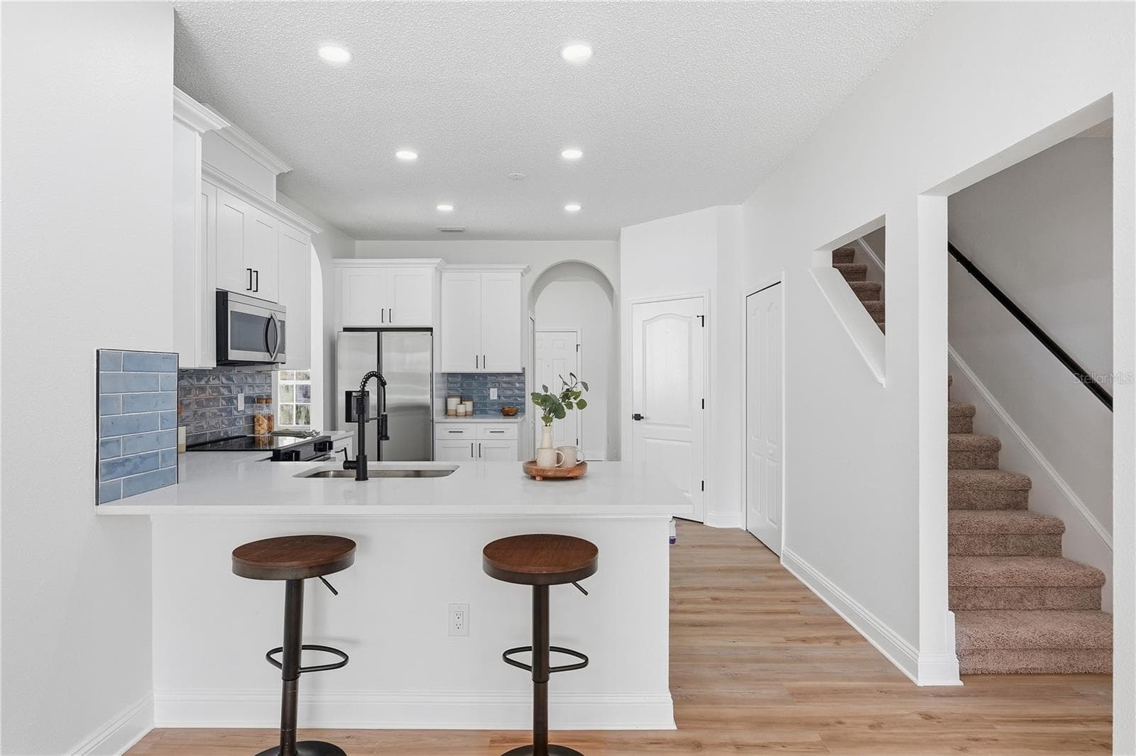 Single Family Residence at 22536 LAURELDALE DR, LUTZ, photo 5 of 43