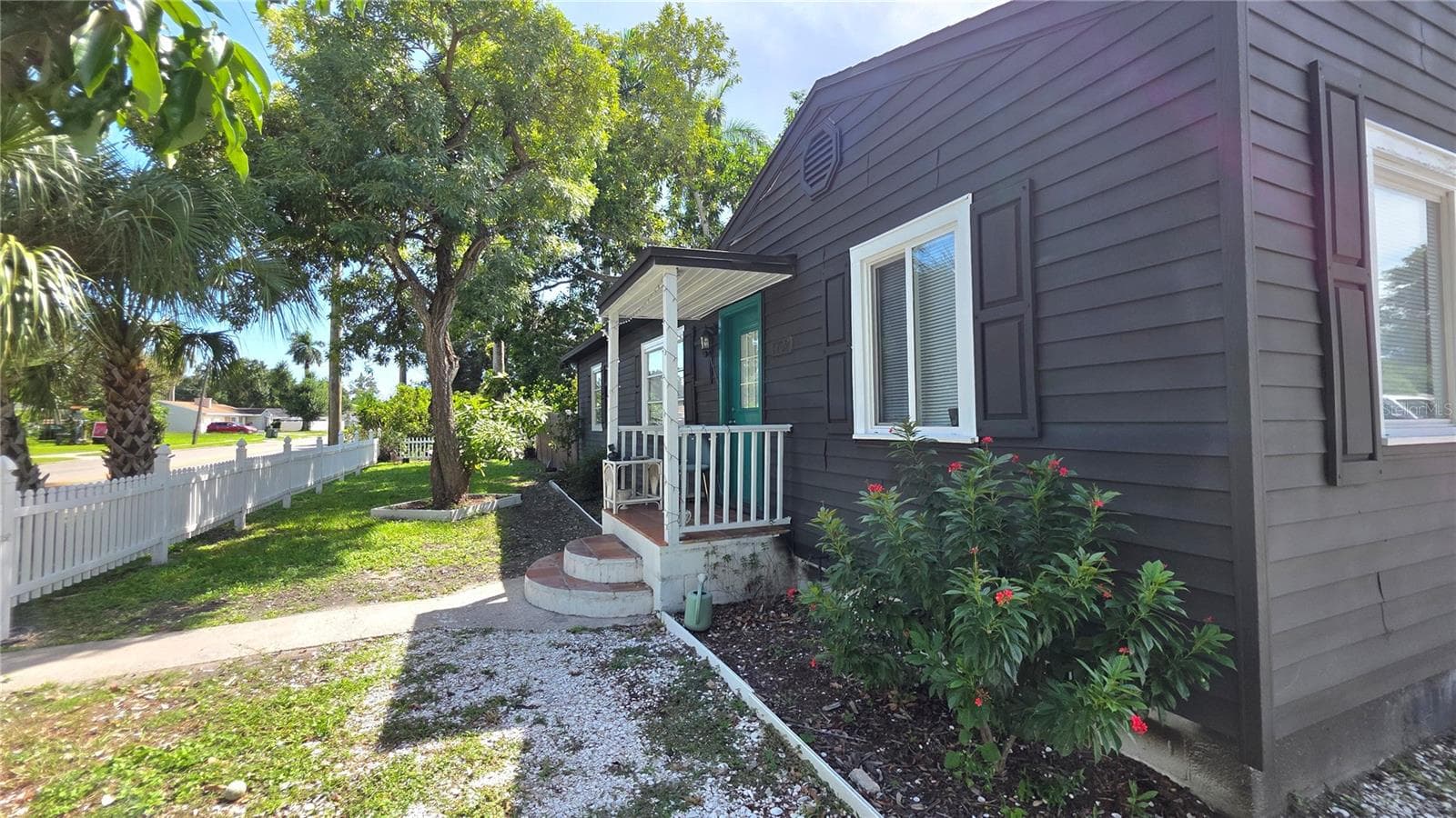 Front of Home, Front Entry, Front Yard, Mature Landscaping, Fully Fenced - 1702 26TH ST W, BRADENTON