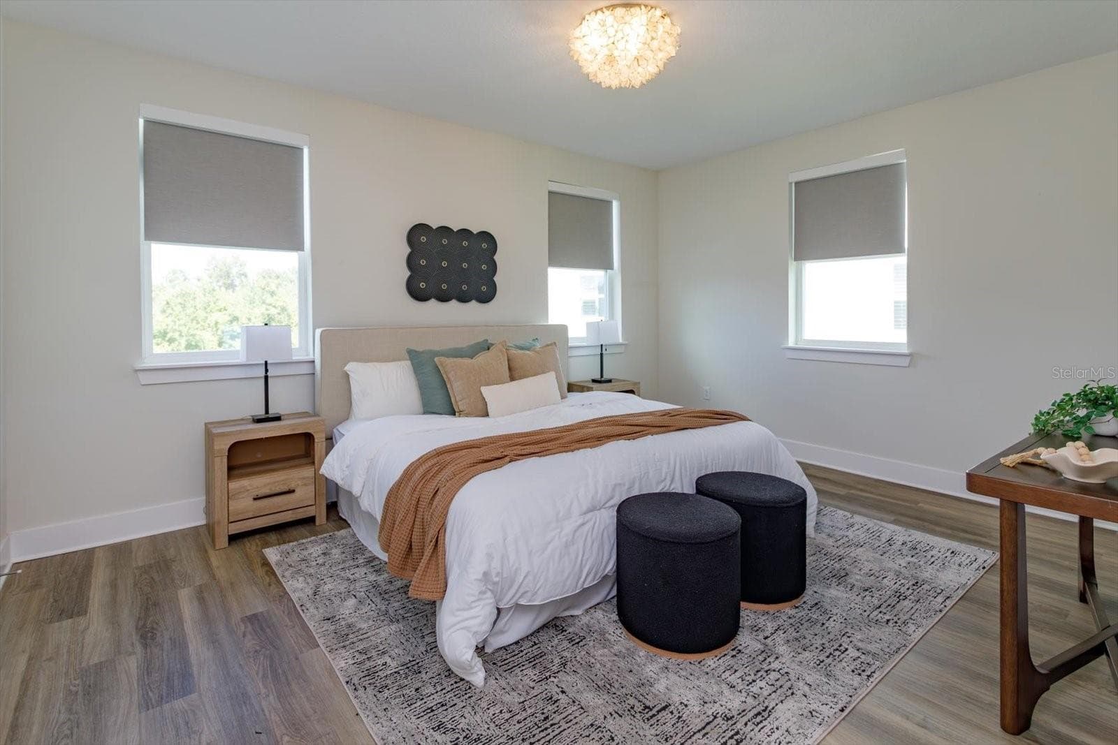 Spacious and bright primary bedroom - 1430 BROOKDALE CT, OVIEDO