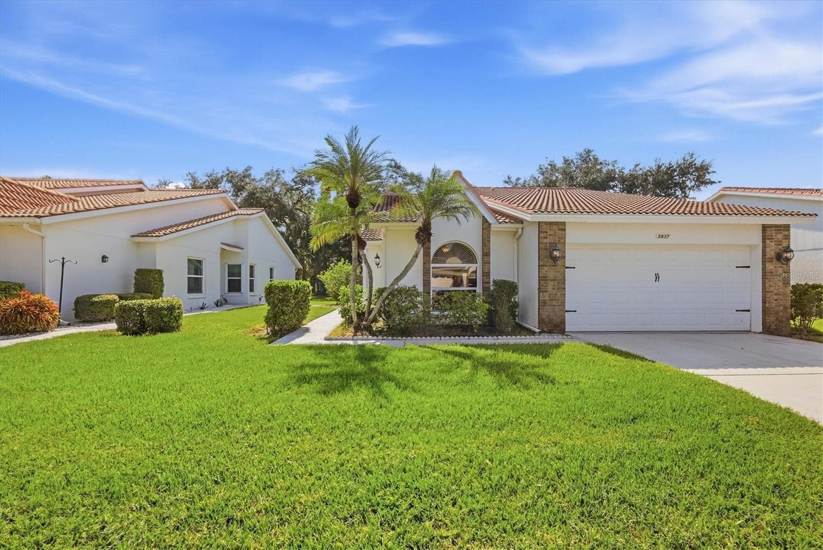 2 Car Garage - 5837 GARDEN LAKES DR, BRADENTON